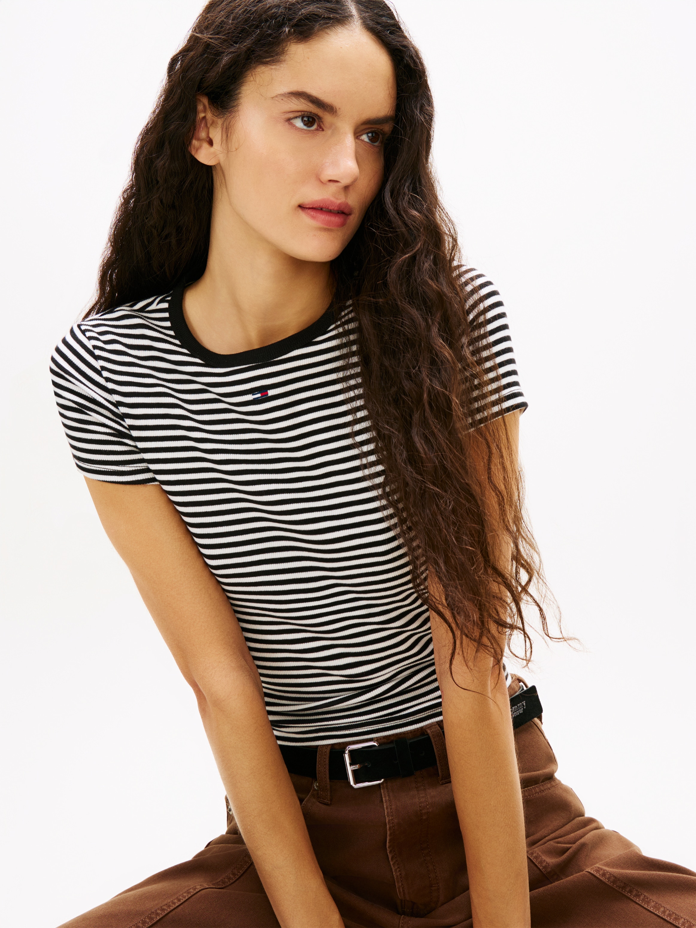 Tommy Jeans Kurzarmshirt »TJW 2PACK SLIM ESSENTIAL RIB SS« Packung, 2er-Pack, 2 tlg. mit gerippter Struktur, Rundhals