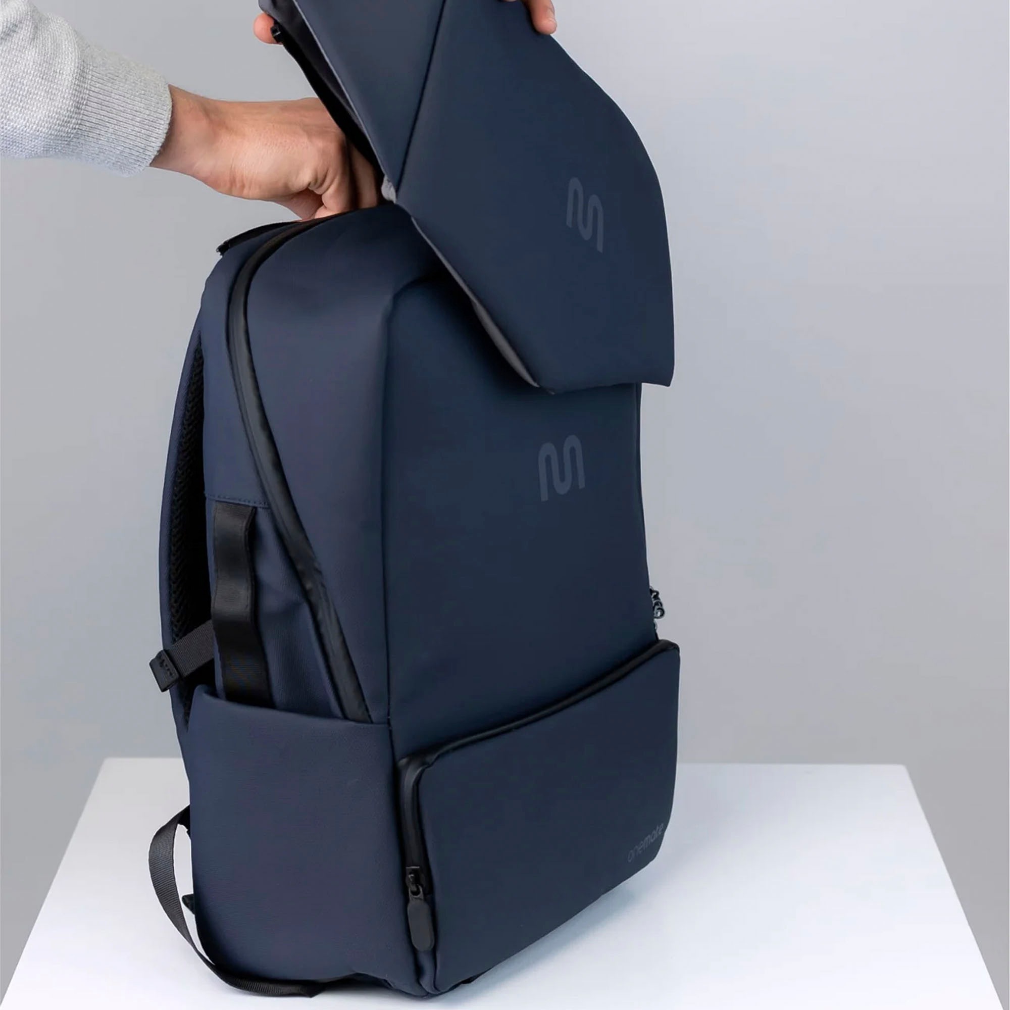 Daypack »Clarity, Laptopfach; aus Black | mit blau«, onemate PET-Flaschen recycelten BAUR Friday
