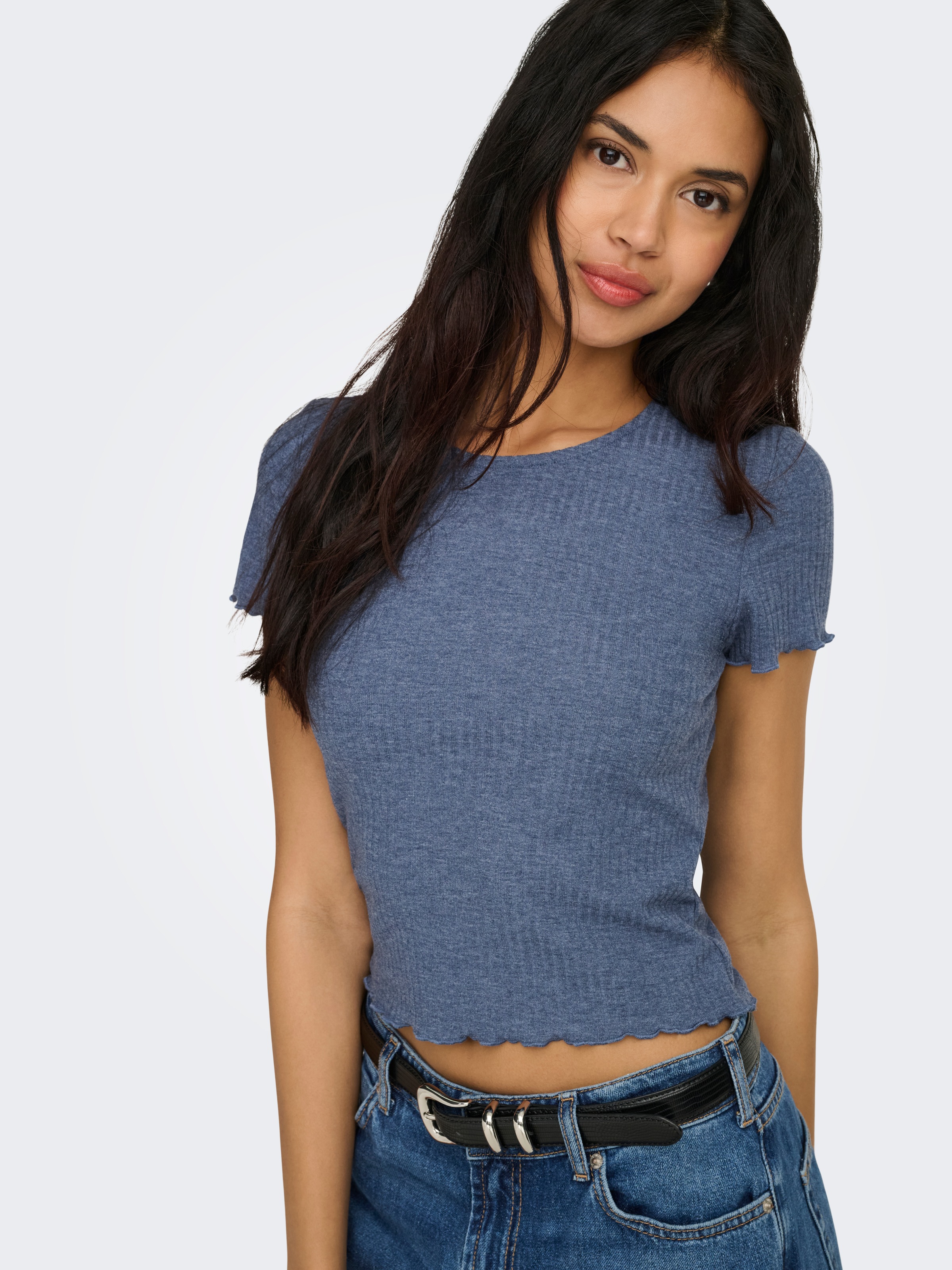 ONLY Rundhalsshirt »ONLEMMA S/S SHORT TOP NOOS JRS« Rundhals, modisch, regular fit, gewellter Abschluss, unifarben