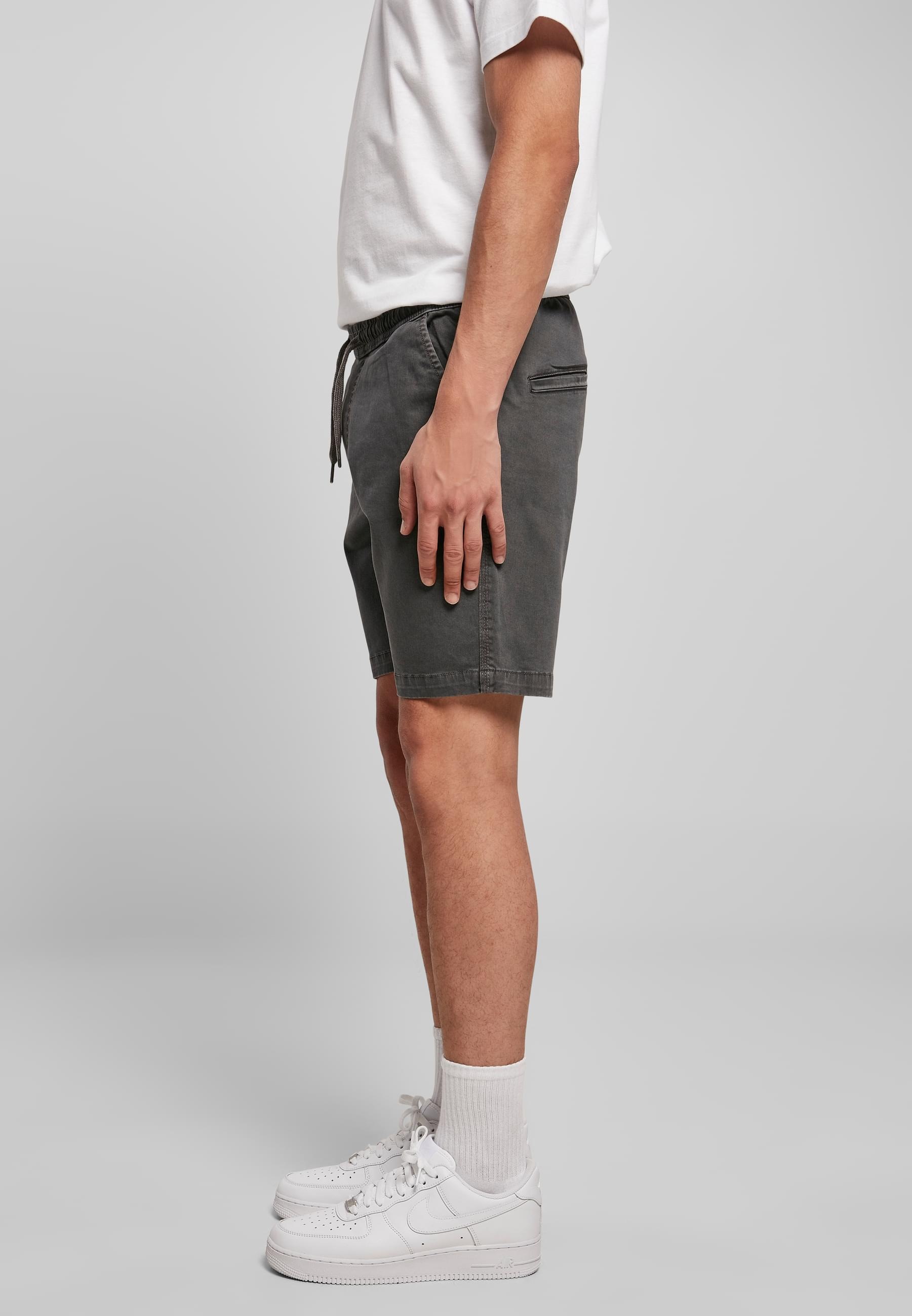 URBAN CLASSICS Stoffhose »Urban Classics Herren Stretch Twill Joggshorts«, (1 tlg.)