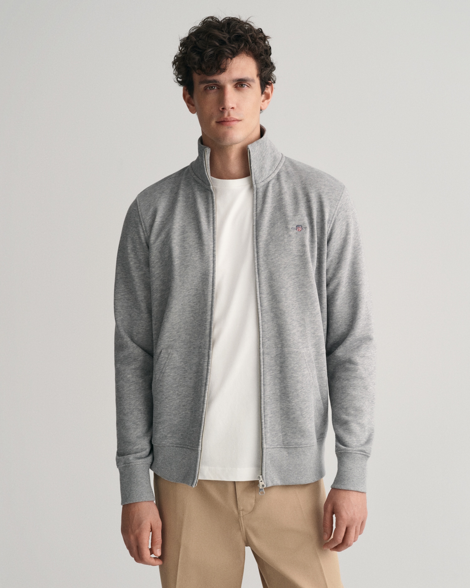 Gant Sweatjacke »REG SHIELD FULL ZIP SWEAT«, mit Logostickerei auf der Brust