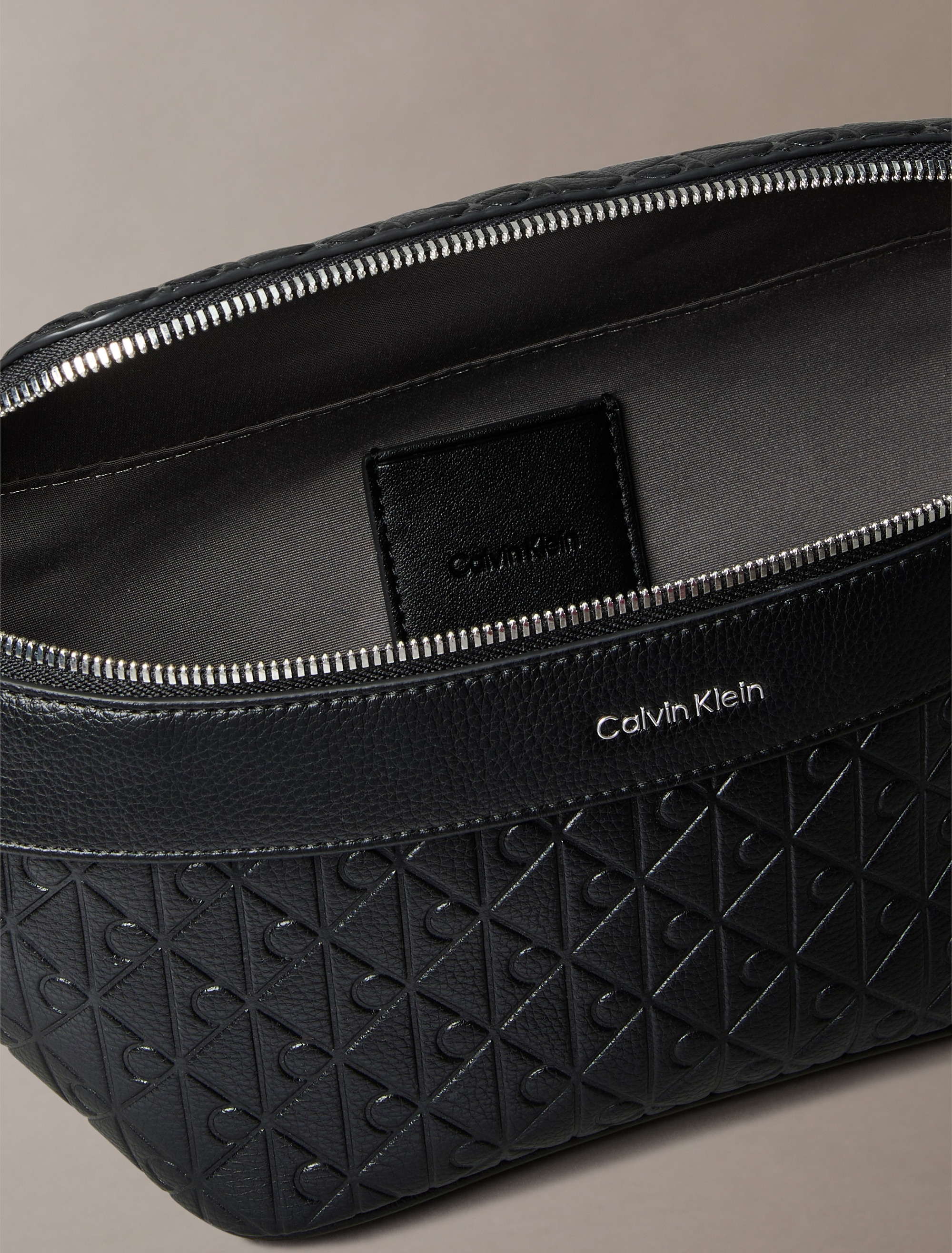 Calvin Klein Gürteltasche »EMBLEM EMBOSS WAISTBAG«, Schultertasche, Umhängetasche, Bauchtasche