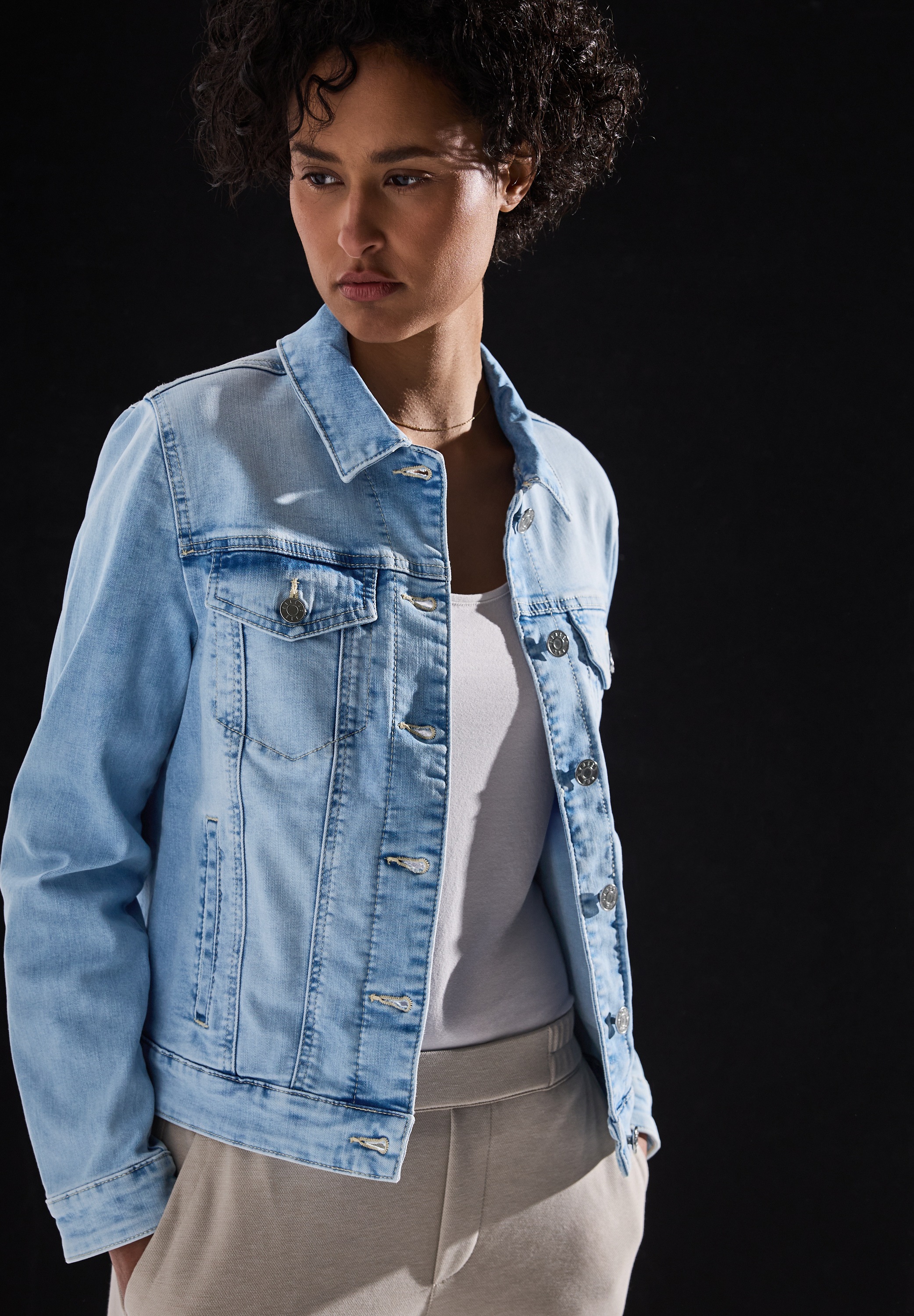 STREET ONE Jeansjacke, ohne Kapuze, im Bleached-Look und mit Knopfleiste günstig online kaufen