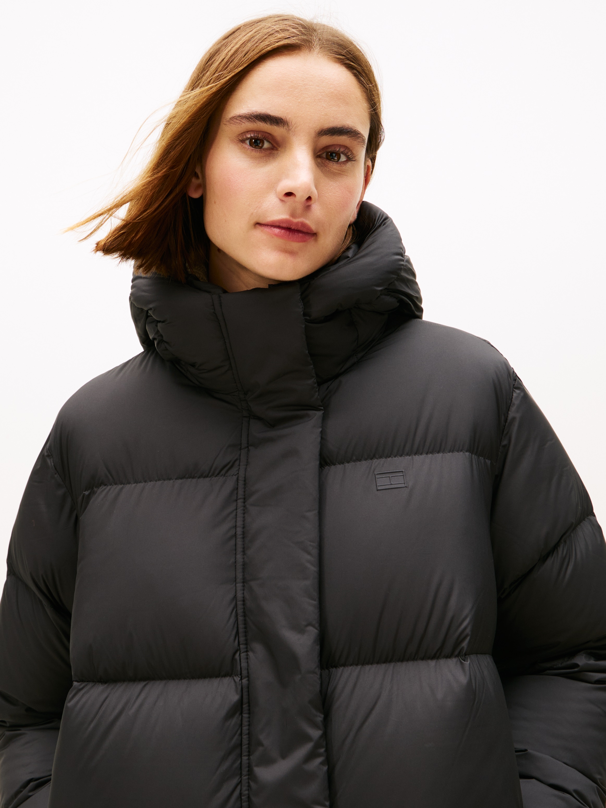 Tommy Hilfiger Daunenmantel »MODERN DOWN REG MAXI COAT«, mit wärmenden Daunen gefüttert