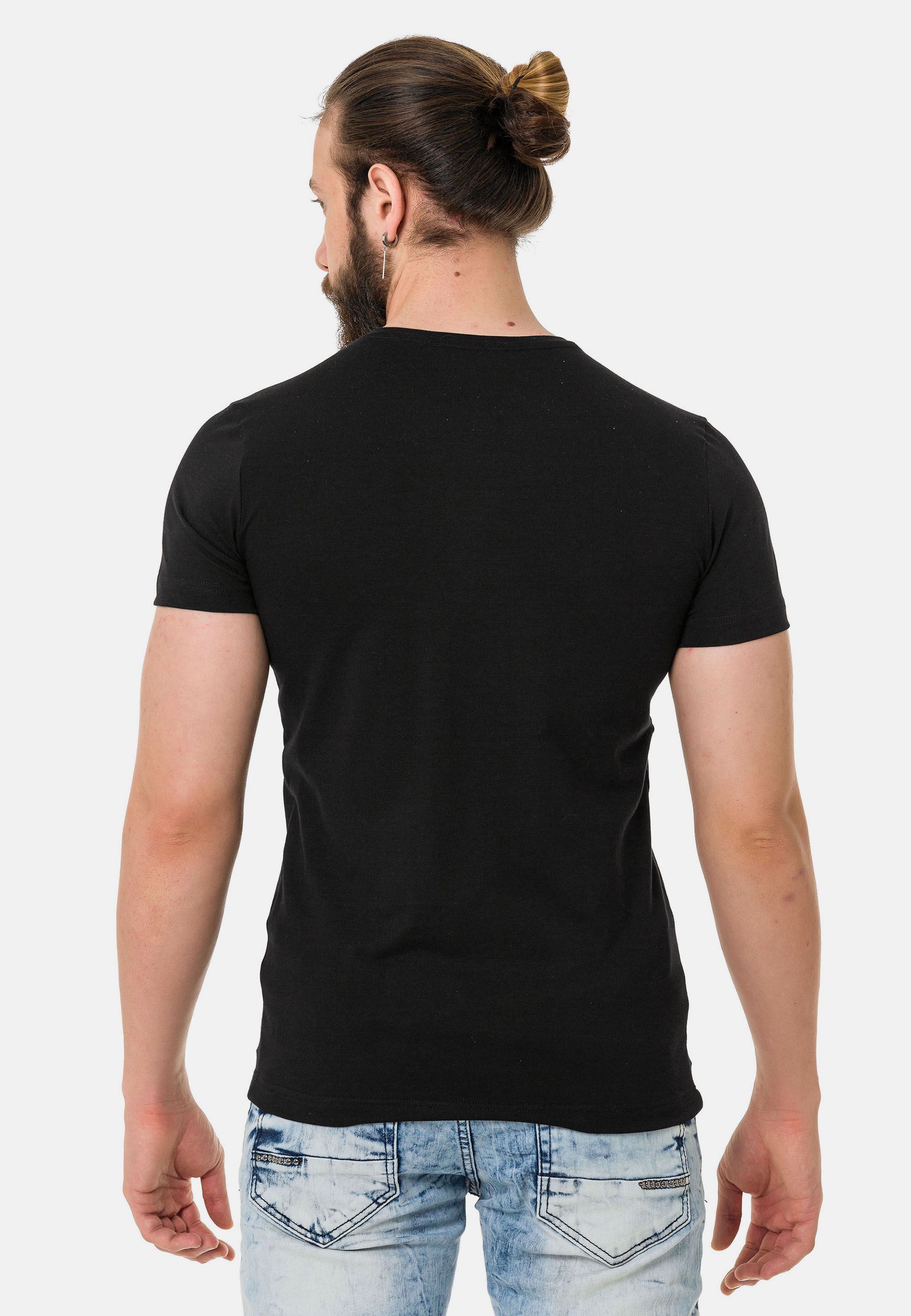 Cipo & Baxx T-Shirt »T-Shirt«, extravaganter Marken-Schriftzug