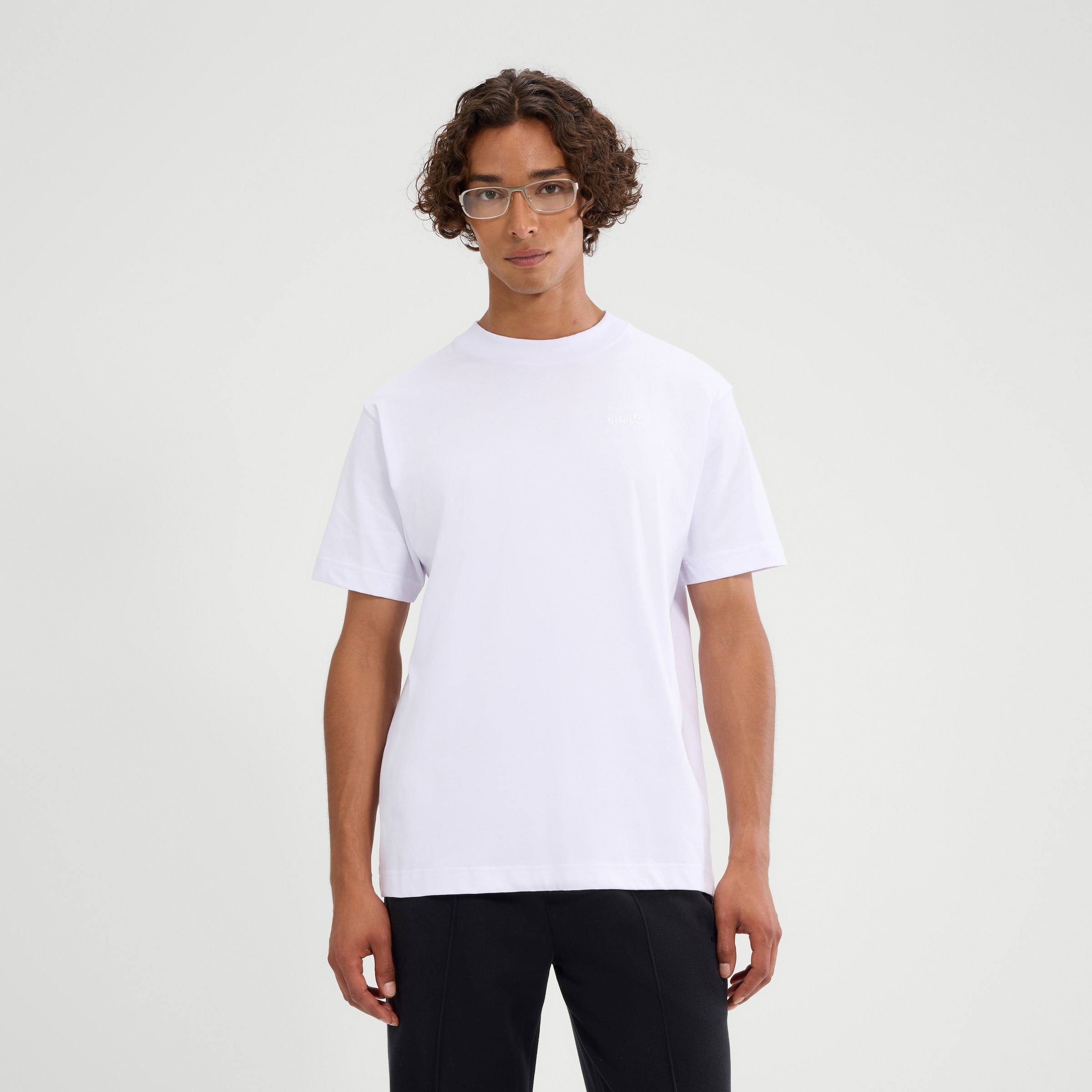 Ellesse T-Shirt "ACCIANO T SHIRT" mit dichter Stickerei auf der Brust, aus Baumwolle