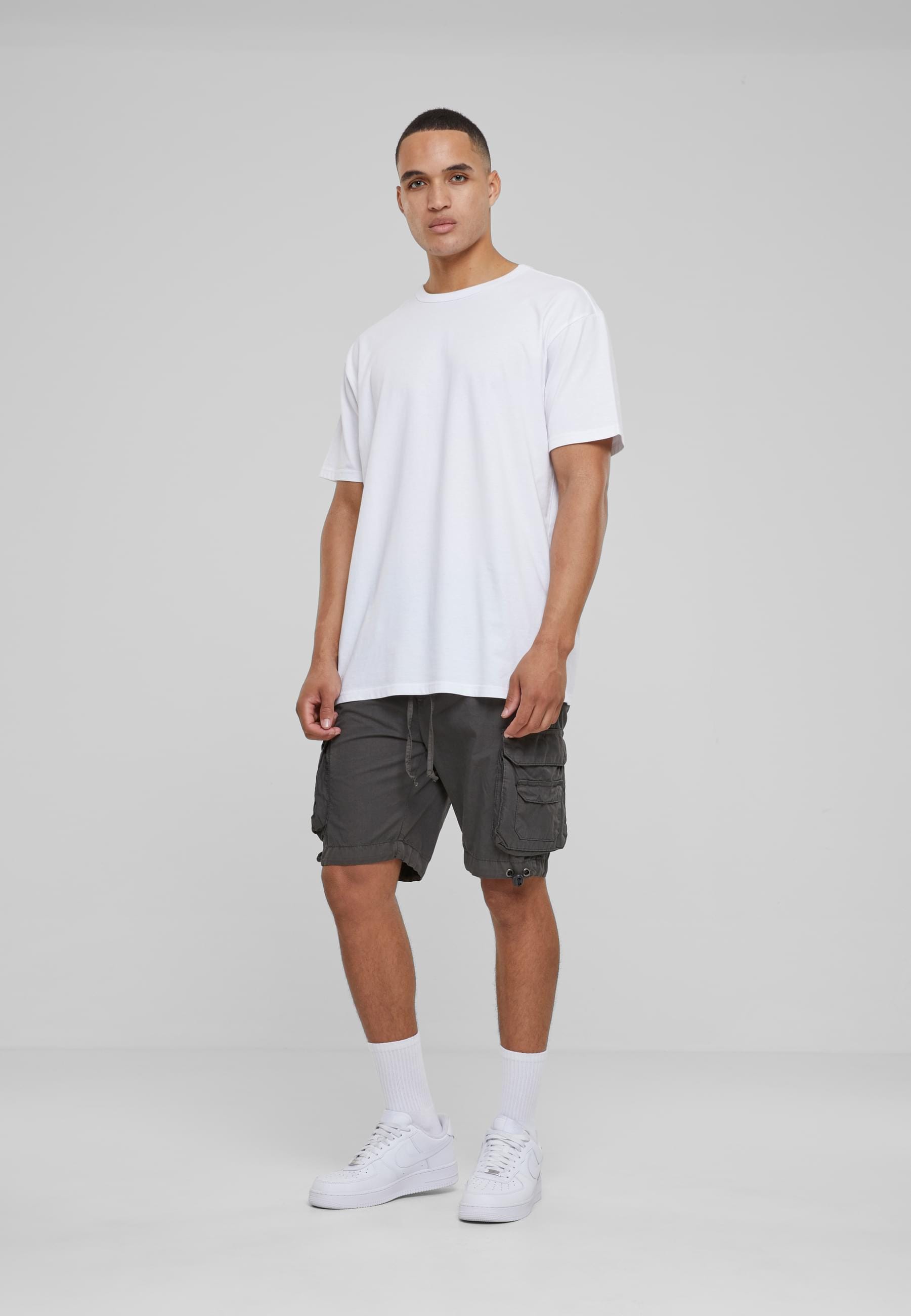 URBAN CLASSICS Stoffhose »Urban Classics Herren Double Pocket Cargo Shorts«, (1 tlg.)