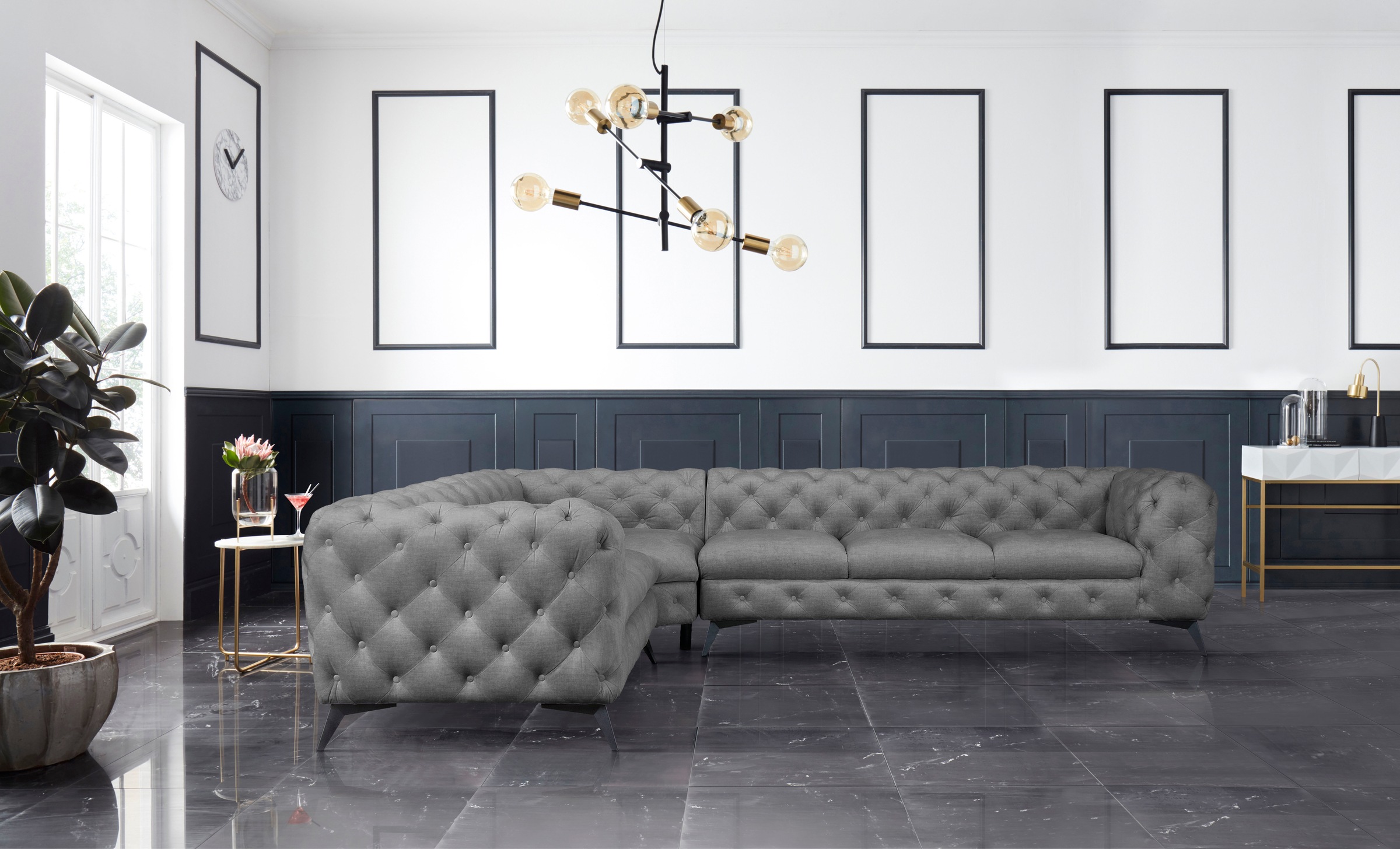 Leonique Chesterfield-Sofa »Ecksofa GLYNIS L-Form mit Wellenunterfederung, Maße B/T/H 323/264/75cm«, aufwändige Knopfheftung, moderne Chesterfield Optik, Fußfarbe wählbar