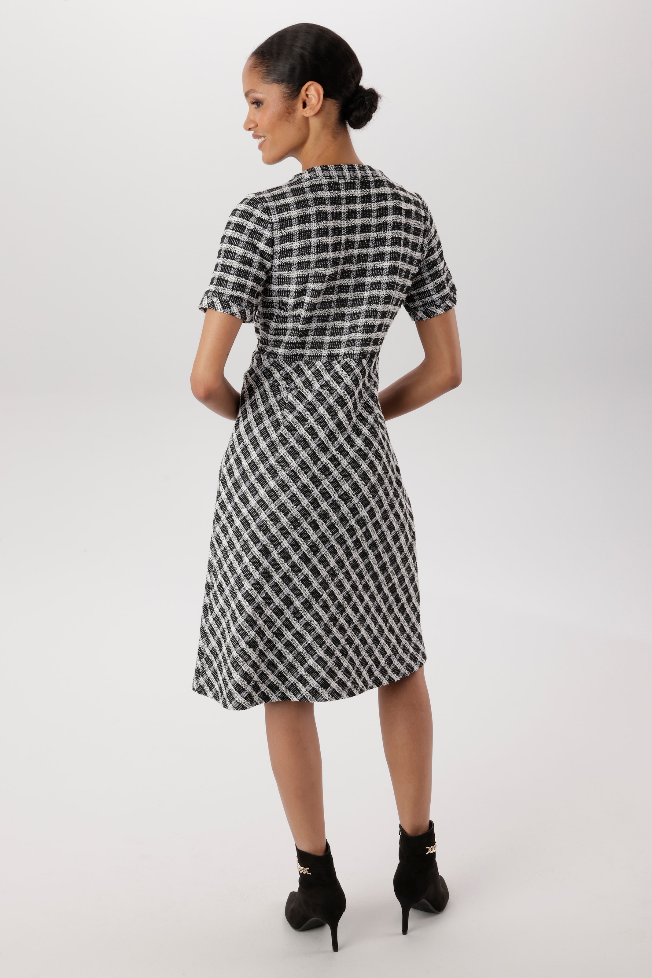 Aniston SELECTED Etuikleid Faketaschen aus Bouclé-Jacquard-Qualität  - NEUE KOLLEKTION