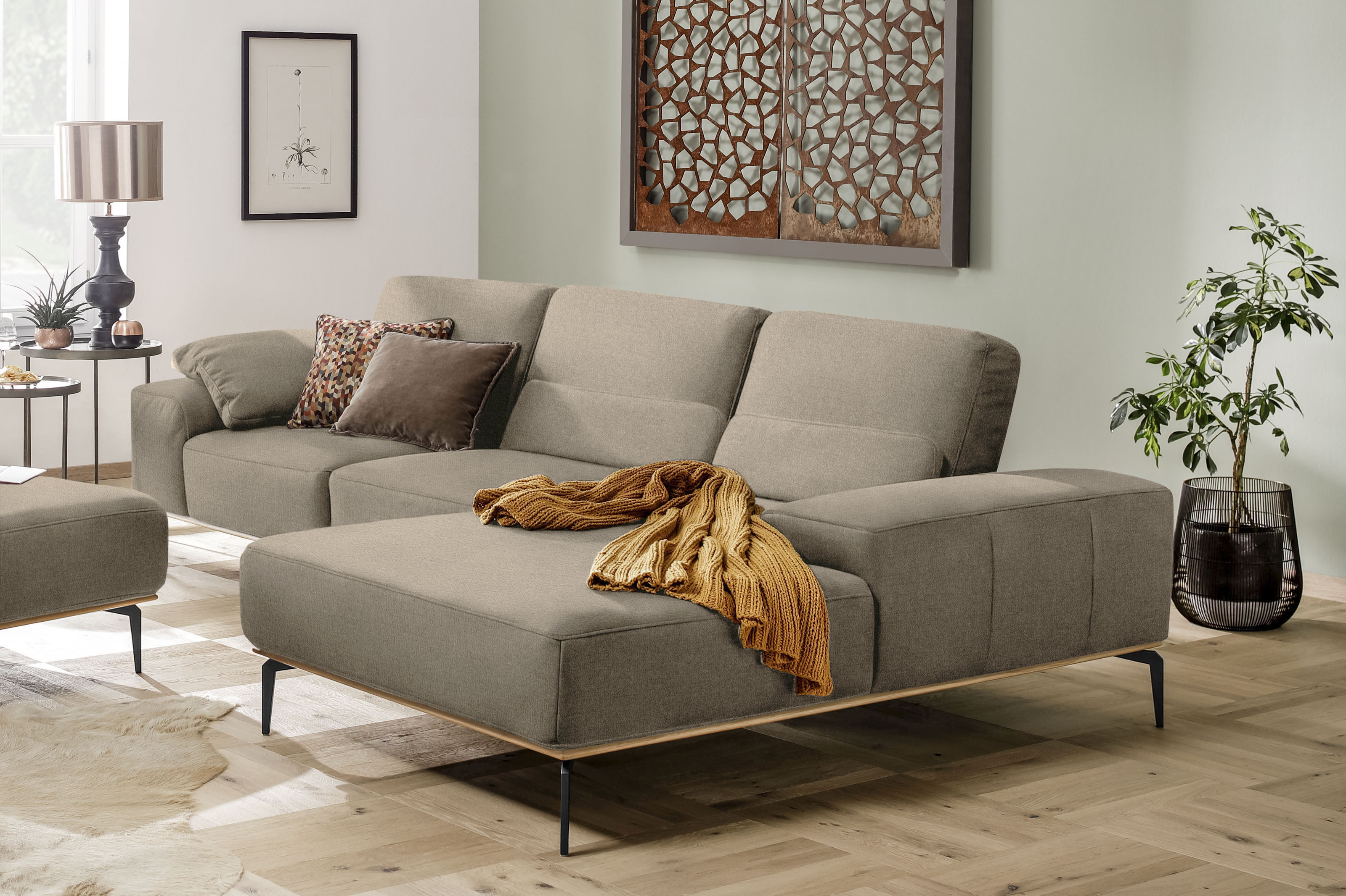 W.SCHILLIG Ecksofa "run, Designsofa mit tollem Sitzkomfort, bequem, L-Form" mit Holzsockel, Füße in Schwarz pulverbeschichtet, Breite 319 cm