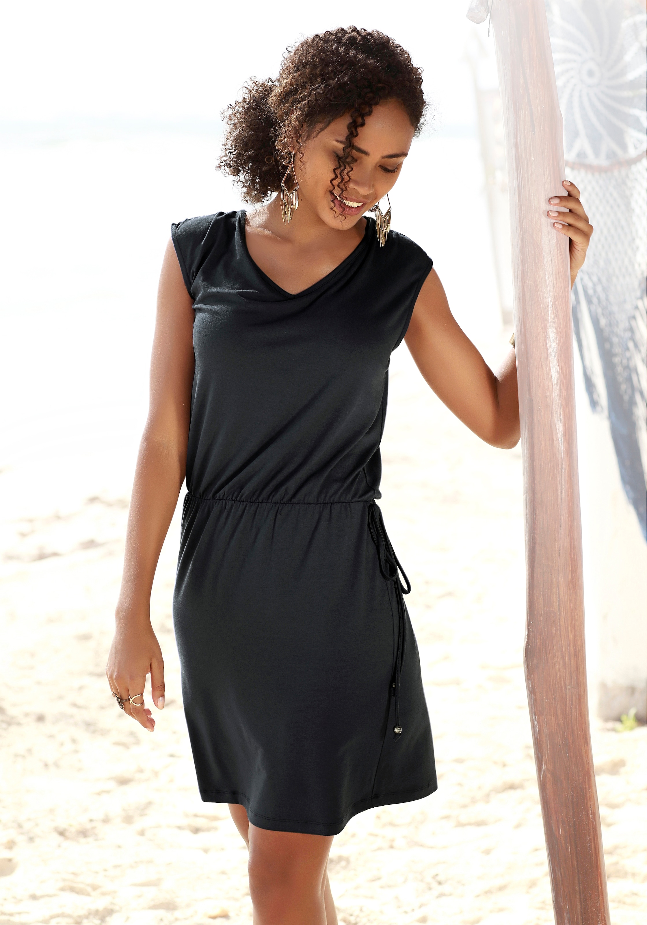 LASCANA Jerseykleid, mit Zierband am Rücken, kurzes Sommerkleid, Strandkleid, Basic