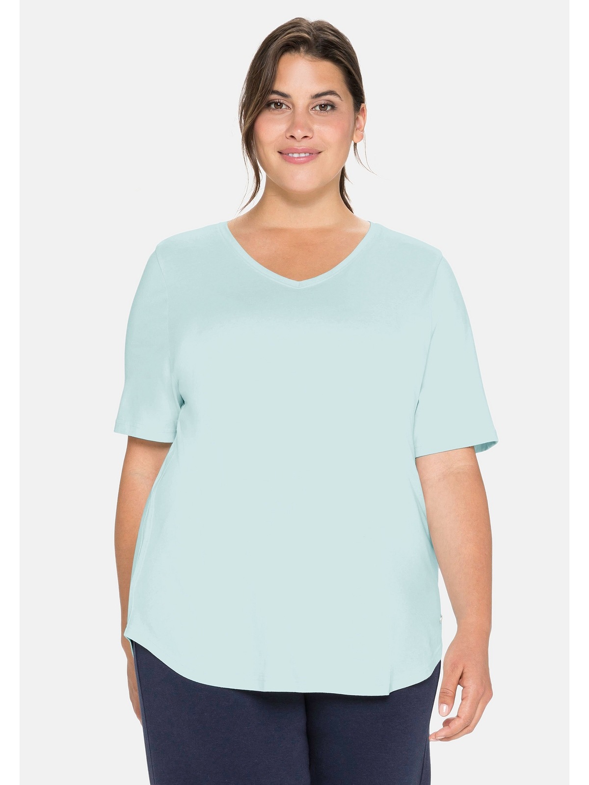 und verlängertem T-Shirt Sheego online BAUR | Kurzarm gerundetem »Große mit Größen«, Saum kaufen
