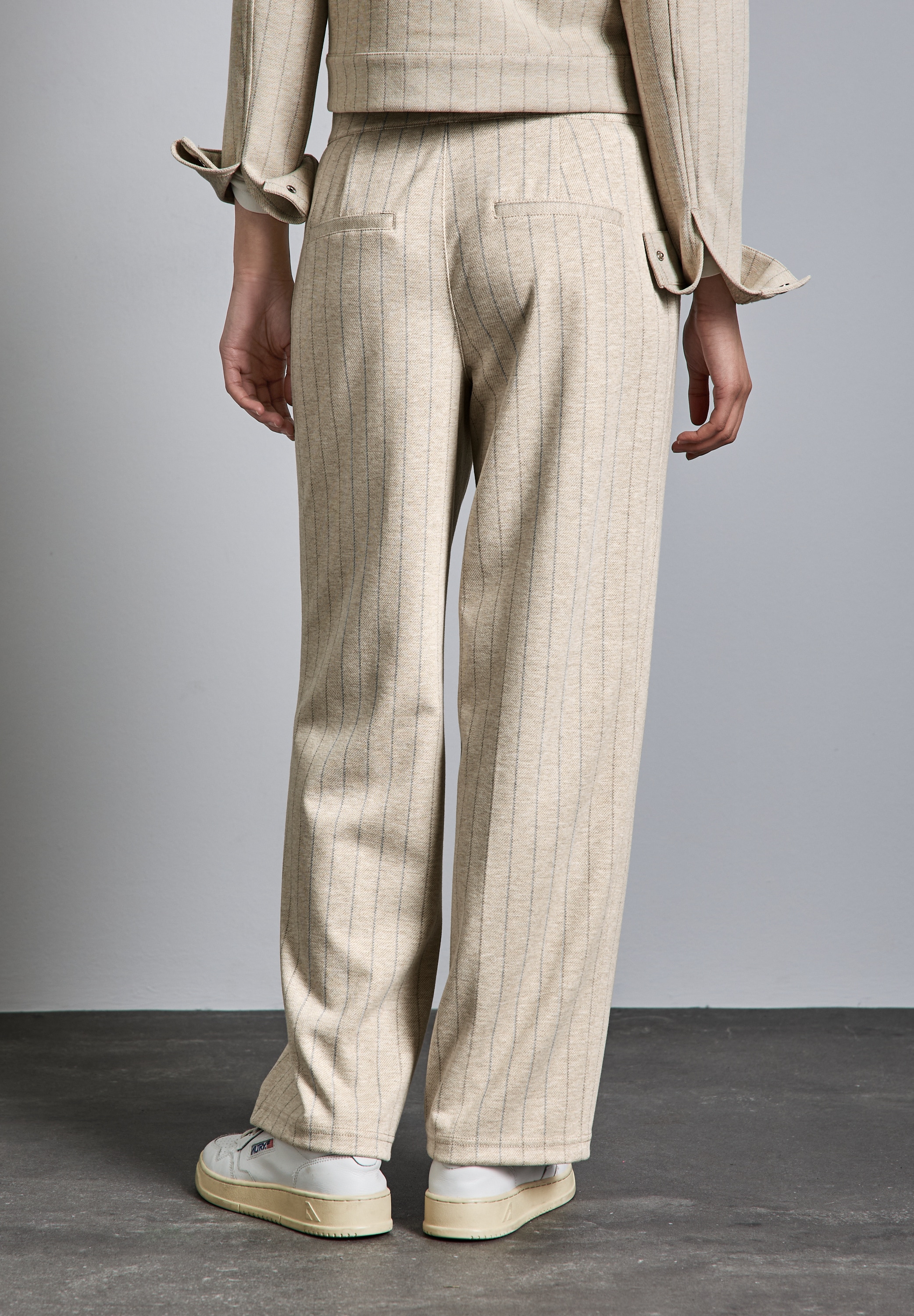STREET ONE Stoffhose, mit seitlichen Einschubtaschen