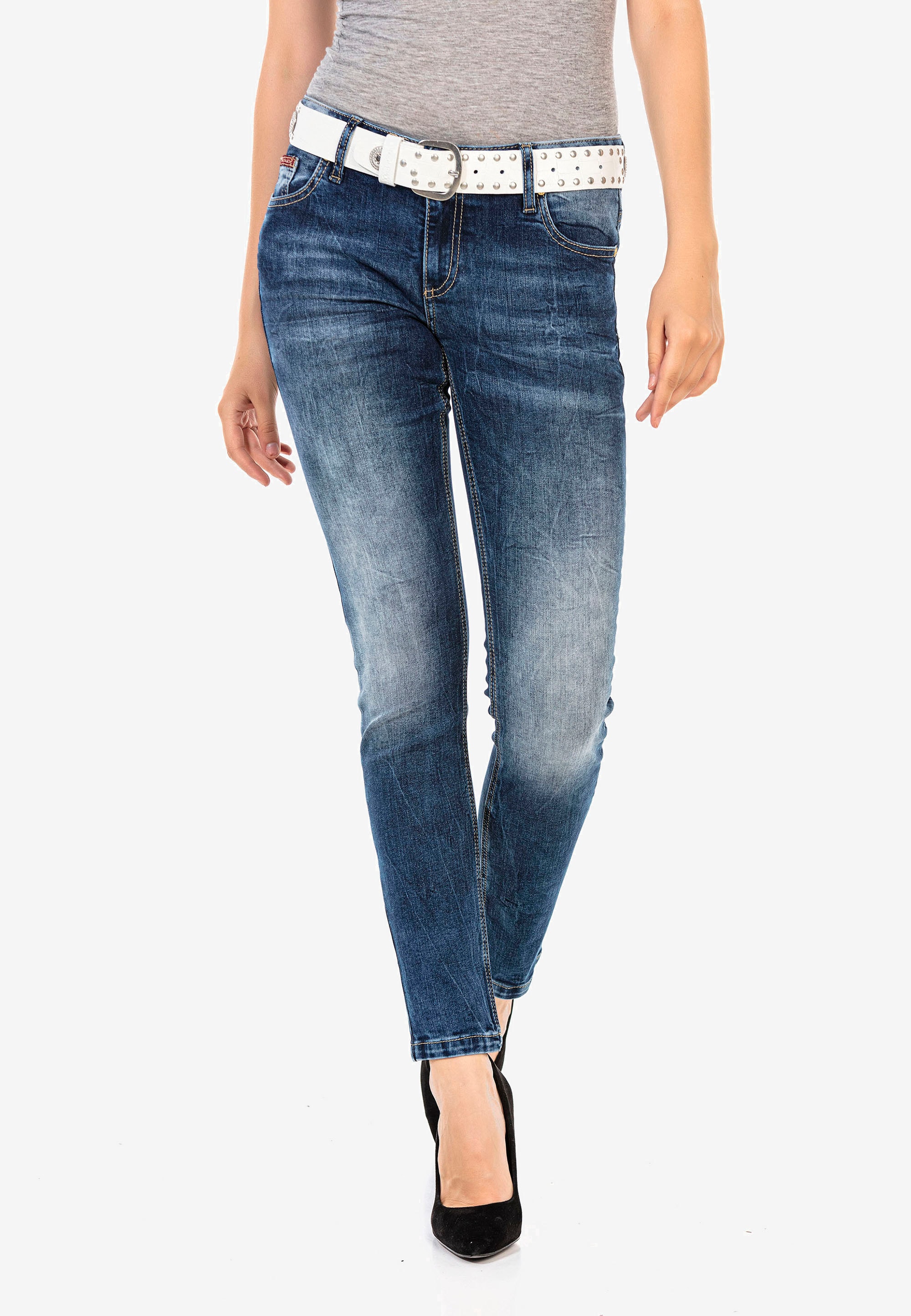 Slim-fit-Jeans, im lässigen Used Look