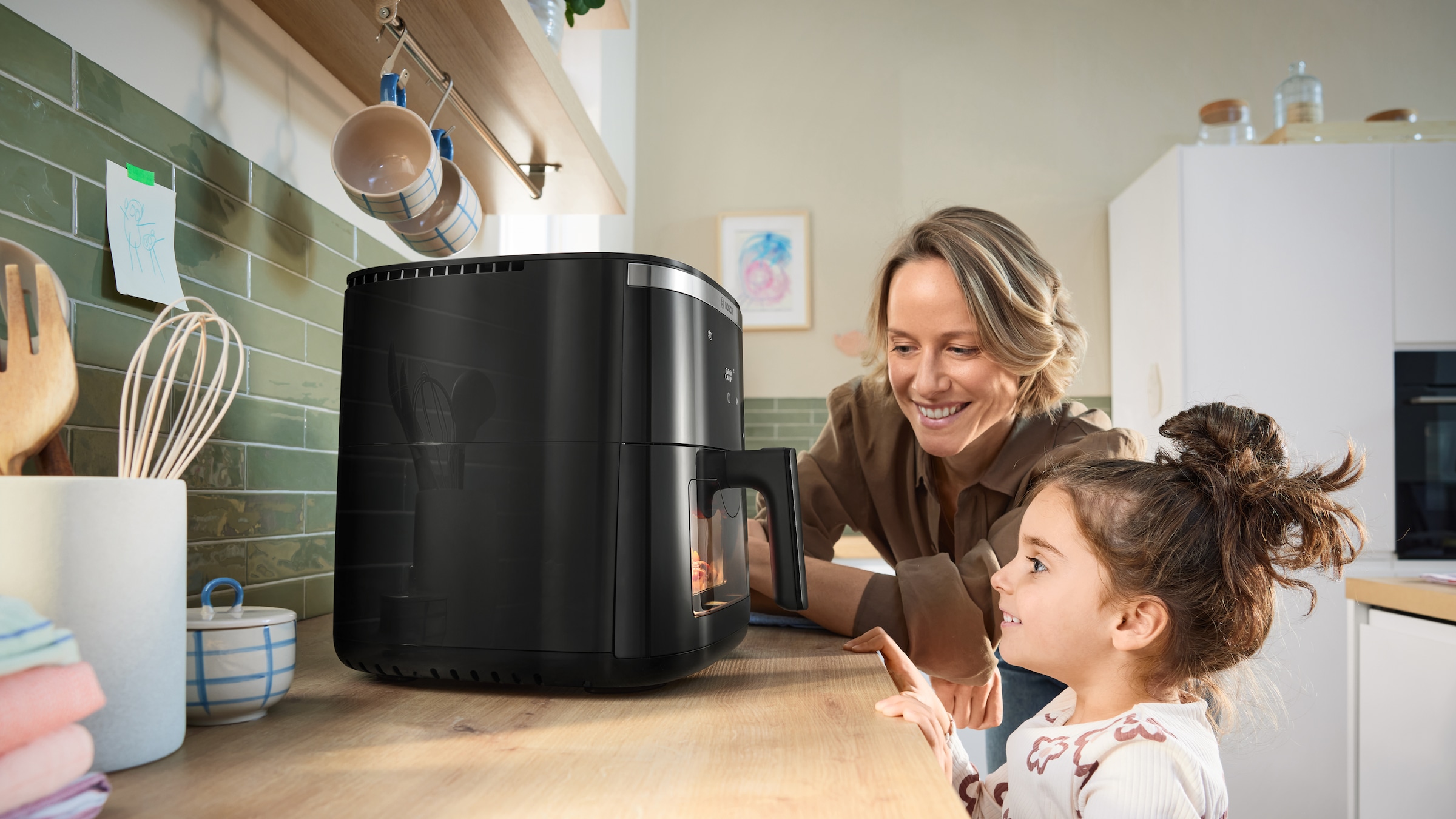 BOSCH Heißluftfritteuse »MAF671B0 Air Fryer Serie 6, 7,1l, Sichtfenster, 7 Programme, schwarz«, 1800 W, Innenlicht, Schüttelalarm, Korb spülm.geeignet