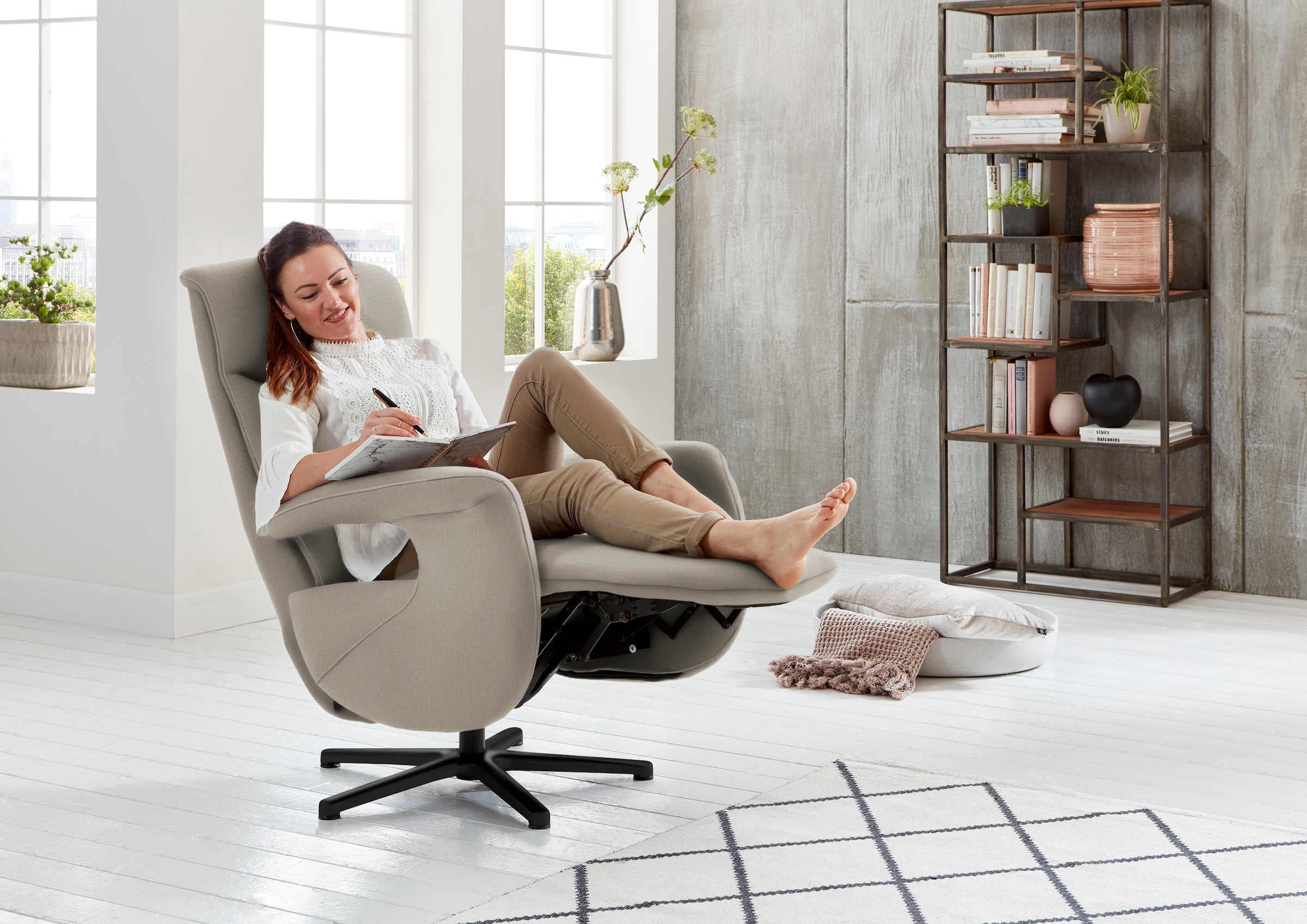 Die PlanBar Relaxsessel »MP-RS18073«, 360° drehbar, inkl. man. Kopfpolsterverstellung u. Relax-Funktion