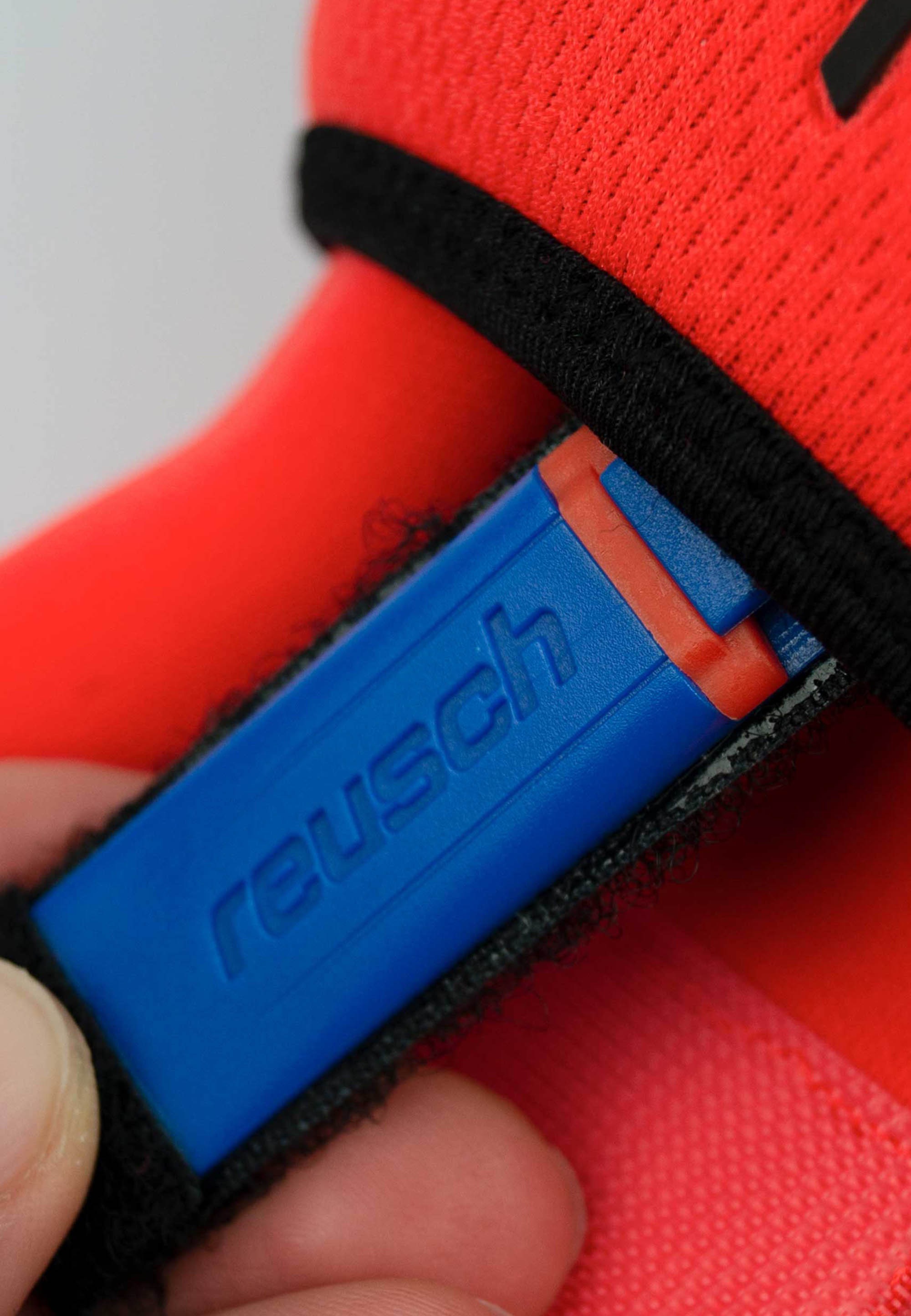 Reusch Torwarthandschuhe »Attrakt Freegel FusionOrthoTec Goaliator«, mit hervorragendem Grip