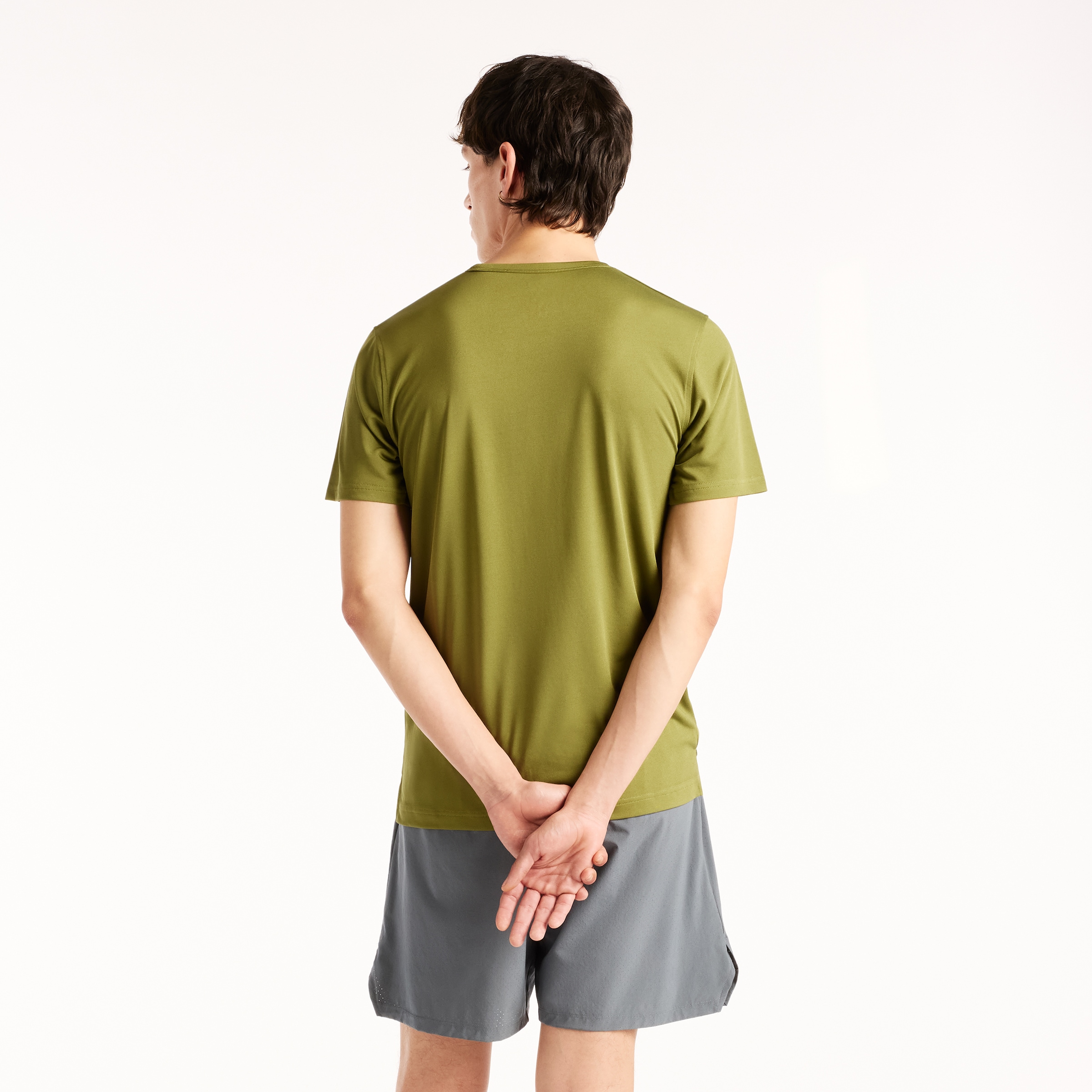New Balance Trainingsshirt »SPORT ESSENTIALS UTILITY T-SHIRT« atmungsaktiv, schnell trocknend, aus Polyester