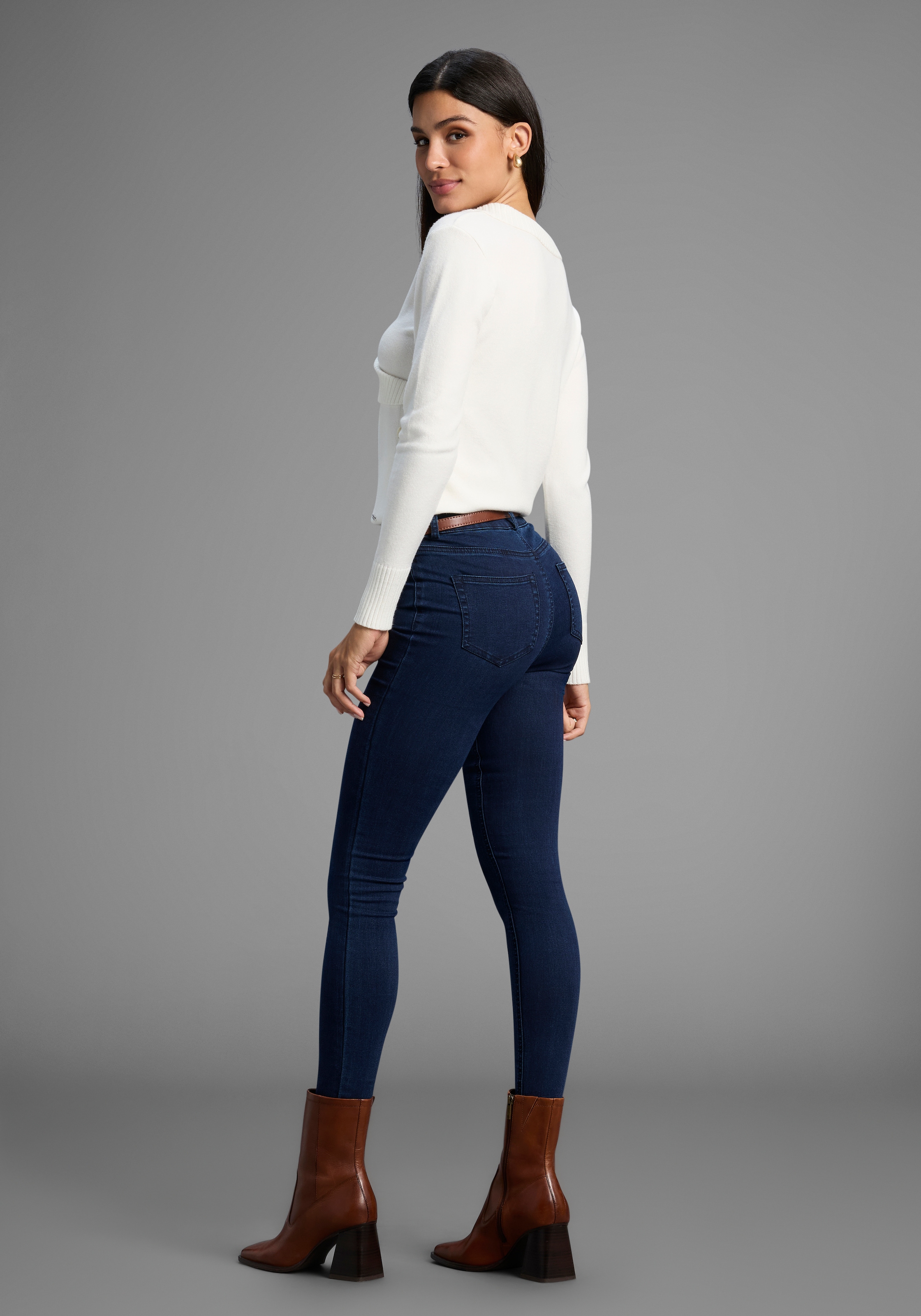 Arizona Skinny-fit-Jeans »Ultra Stretch«, extra-eng geschnittene Beinform, modische Used-Waschung