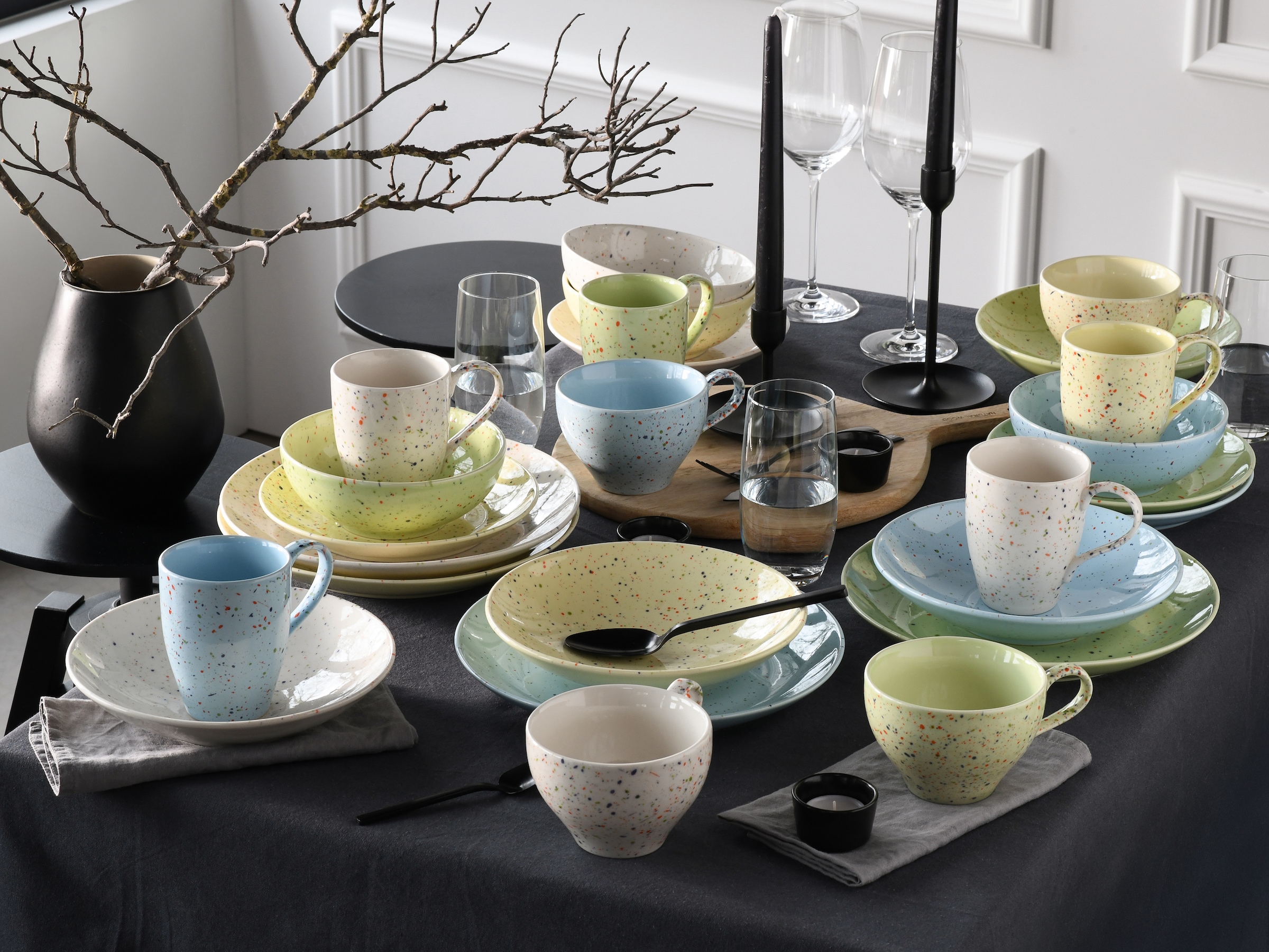 CreaTable Teller-Set »Confetti, Tellerset 12-tlg.«, (Set, 12 tlg.), Unregelmäßige bunte Punkte, Gute Laune Geschirr, Frisch, Freundlich