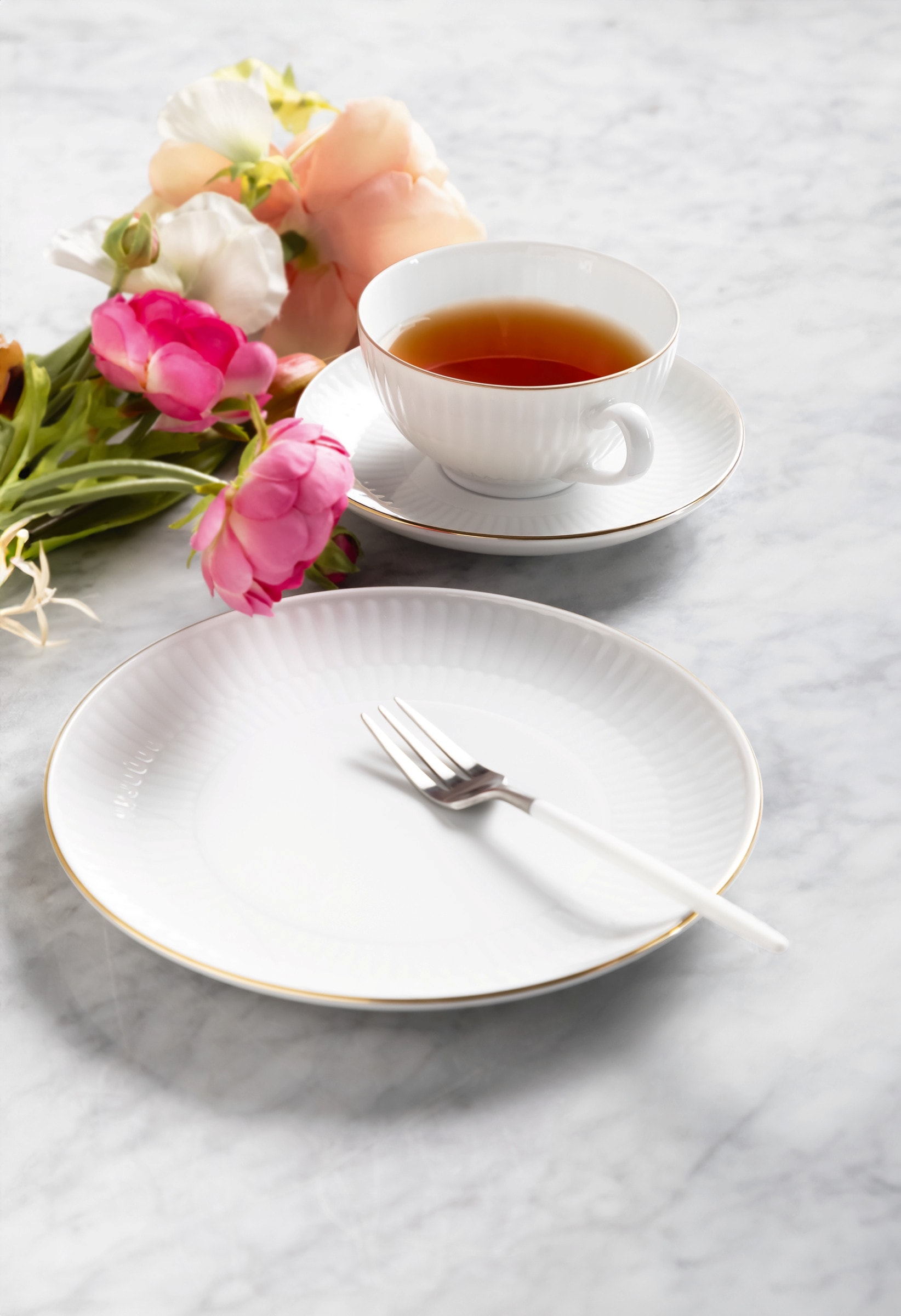 Seltmann Weiden Becher »Amina« Kaffeebecher, Tasse, mit Relief und edler Goldumrandung