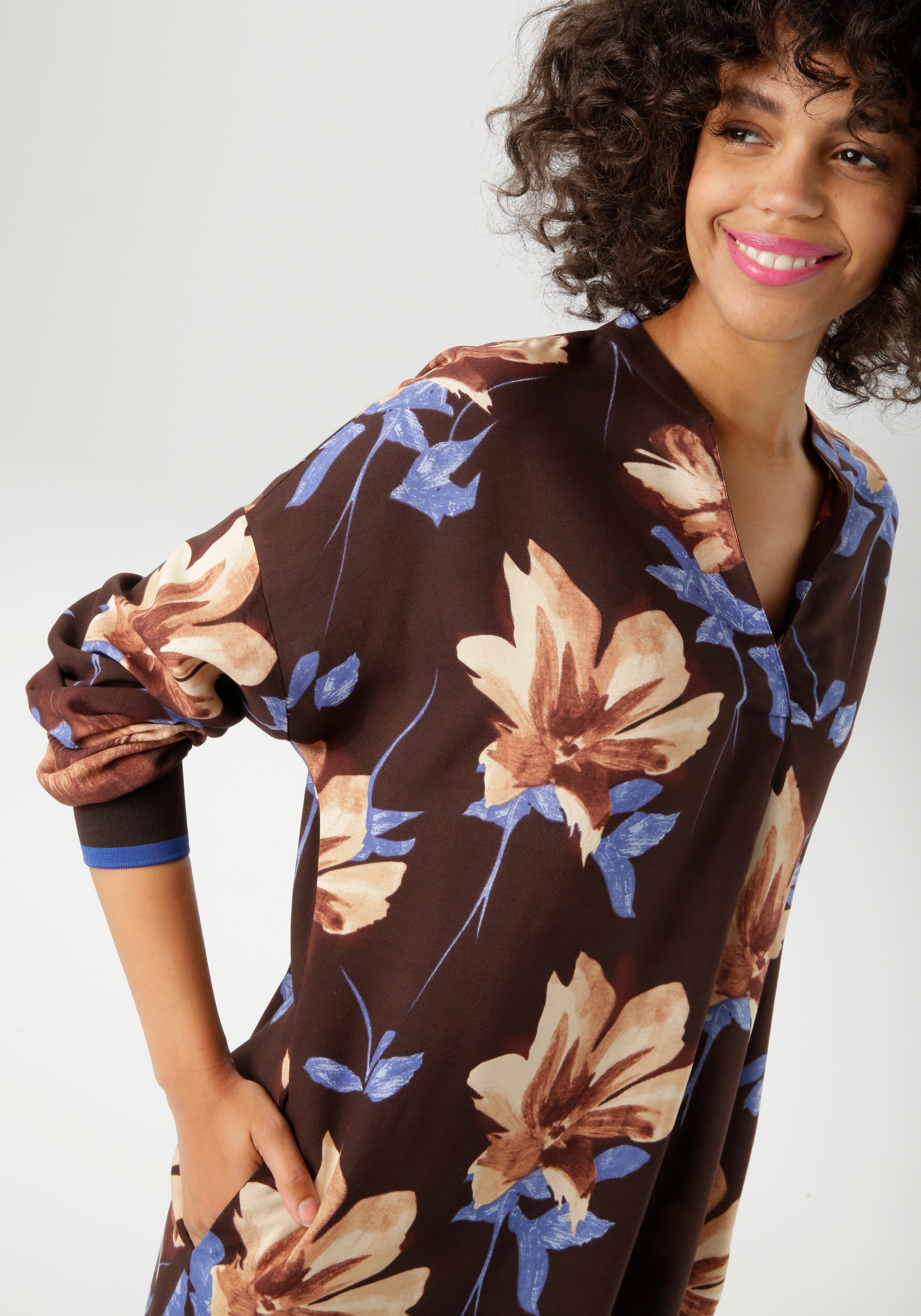 Aniston CASUAL Blusenkleid, mit großflächigem Blumendruck und Bordüre - NEUE KOLLEKTION