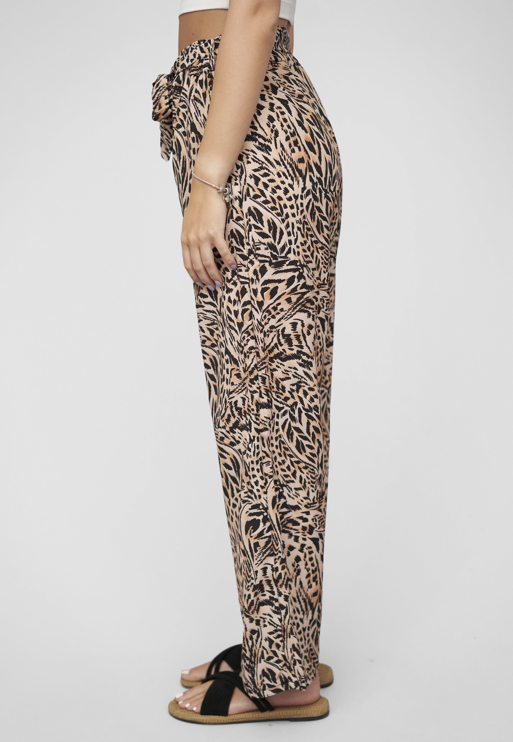 CLOUD 5IVE Stoffhose »CLOUD 5IVE Summer Pants with tie belt and aop leo print«