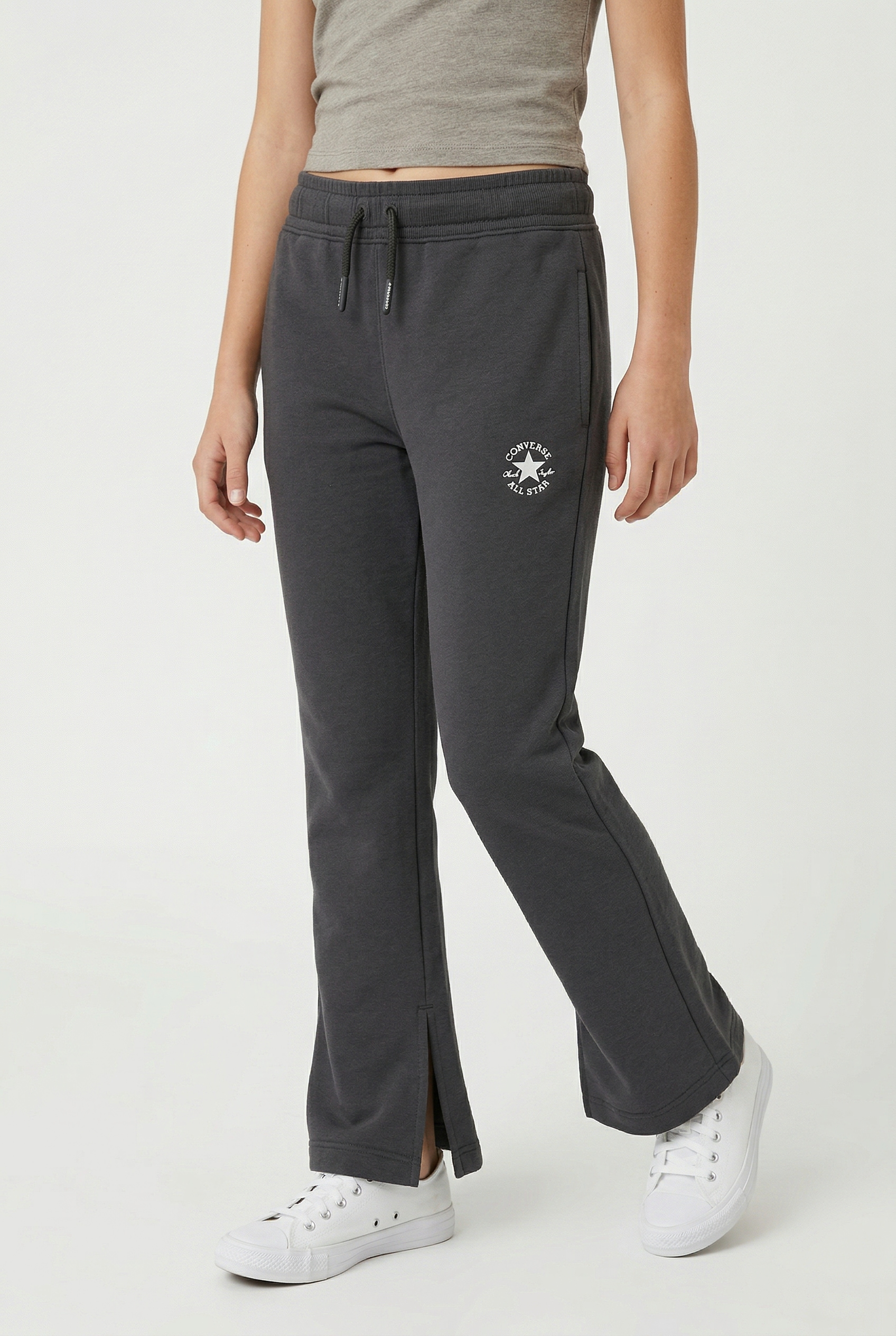 Converse Jogginghose »CNVG RELAXED FLARED PANT«  lässiger Schnitt, für Freizeit, weiches Material, pflegeleicht