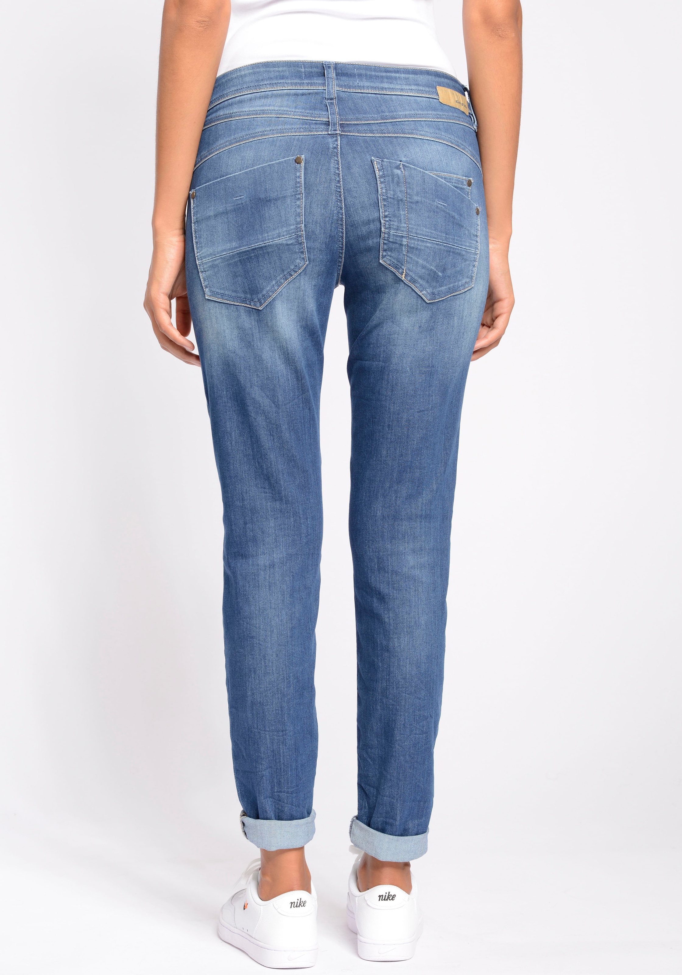 GANG Relax-fit-Jeans »AMELIE«, mit Used-Effekten