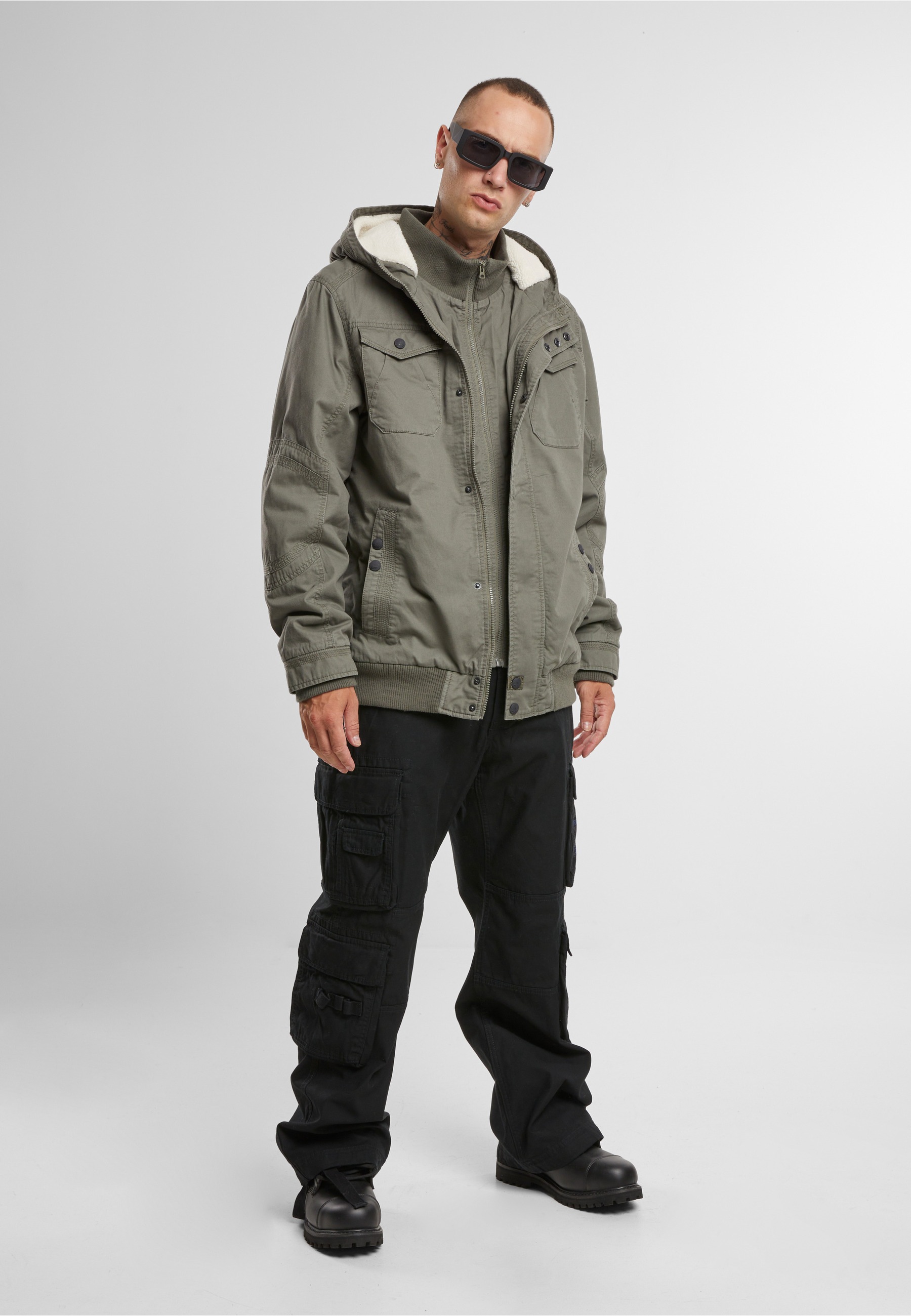 Brandit Winterjacke »Brandit Brandit Men Meadow Jacket« 1 Stk. tlg. mit Kapuze