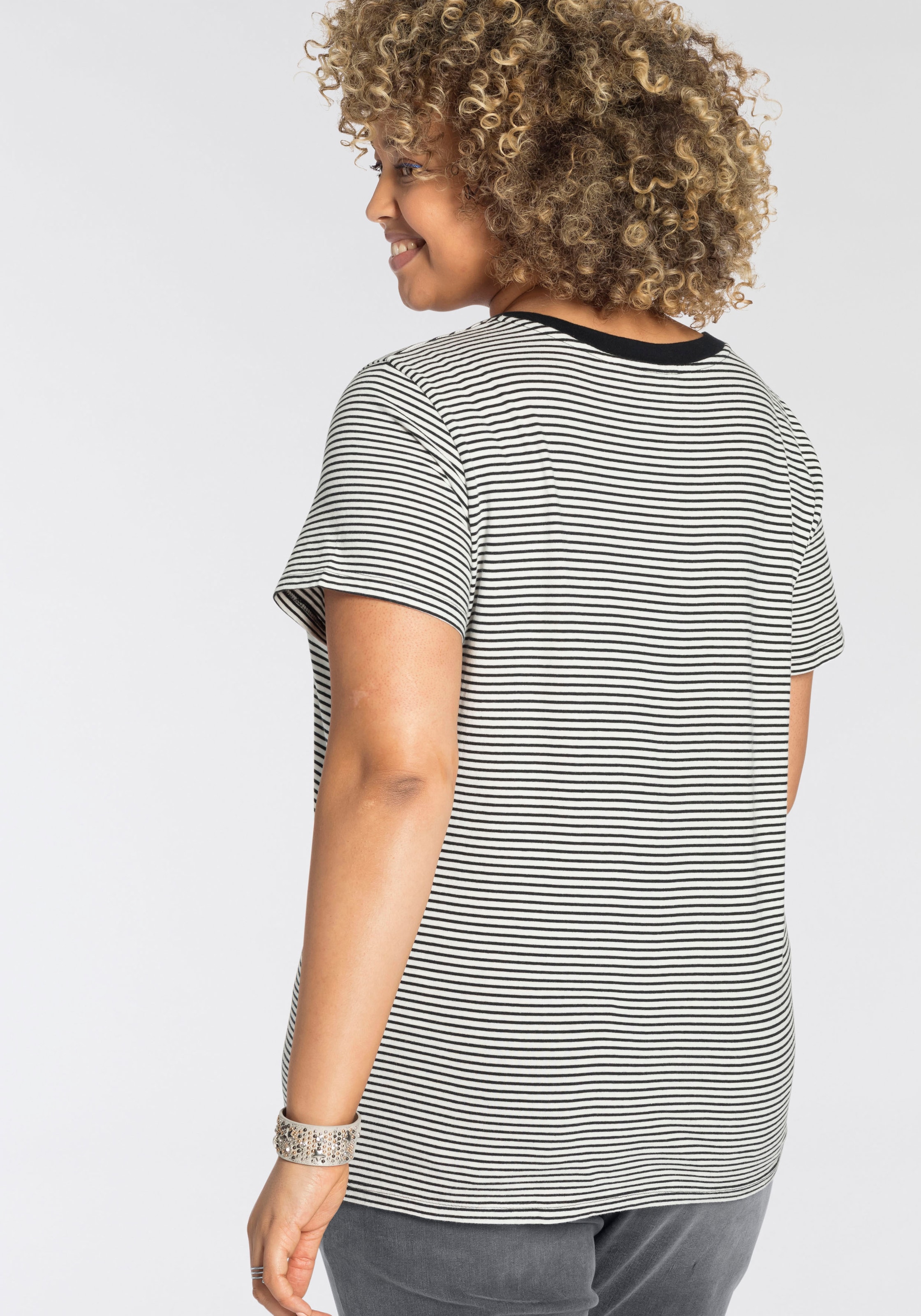 Levis Plus Kurzarmshirt "V NECK TEE" günstig online kaufen