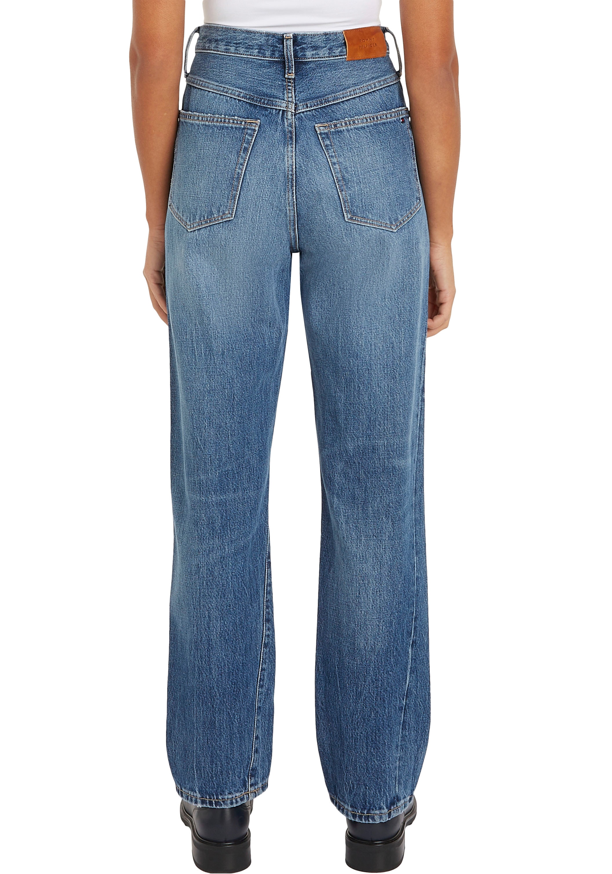 Tommy Hilfiger Straight-Jeans »CLASSIC STRAIGHT HW A TWIST BETH«, mit Tommy Hilfiger Logo-Badge
