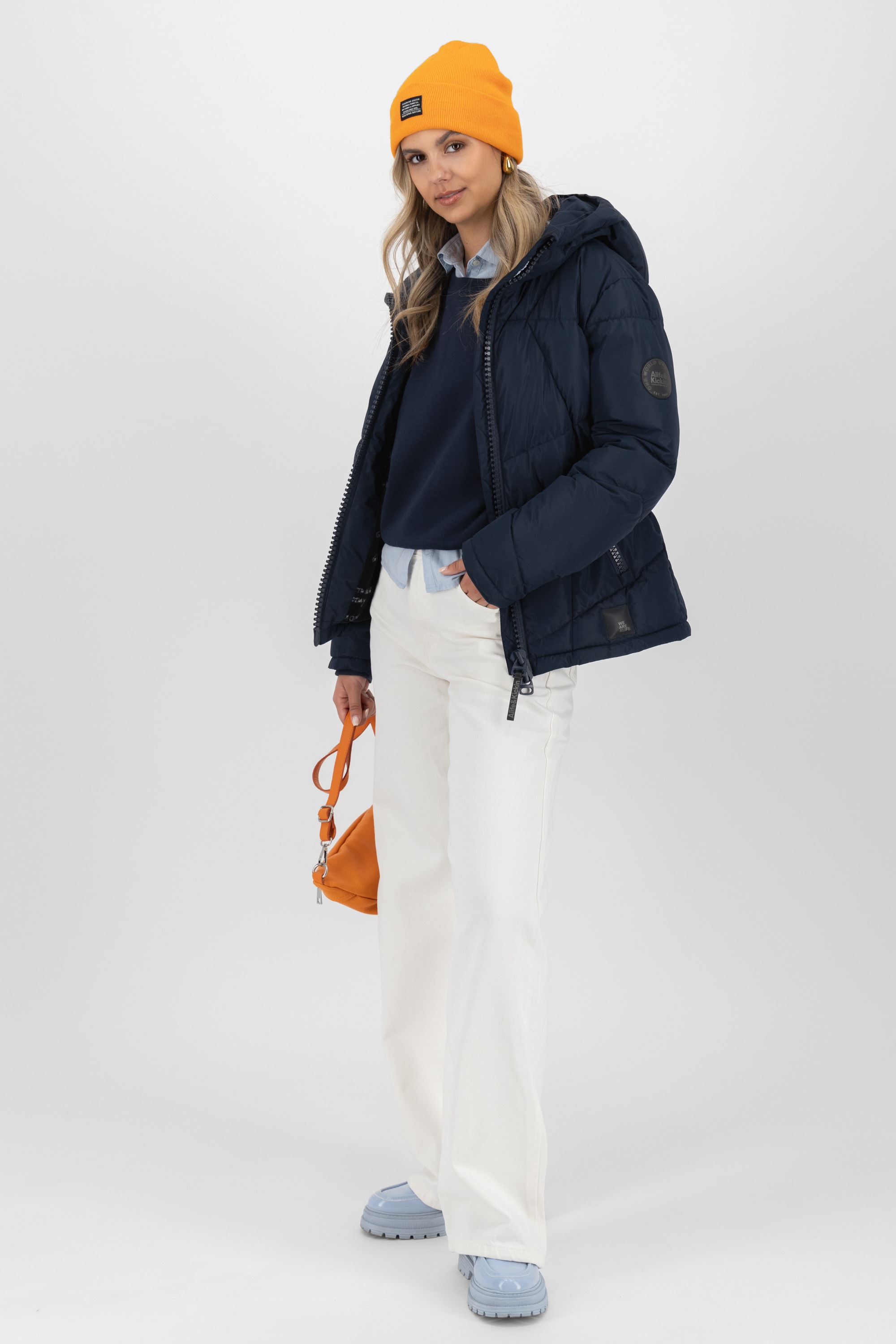 Alife & Kickin Winterjacke »Damen KasandraAK A«, Kurze warme Jacke mit gefütterter Kapuze, in schmaler Passform
