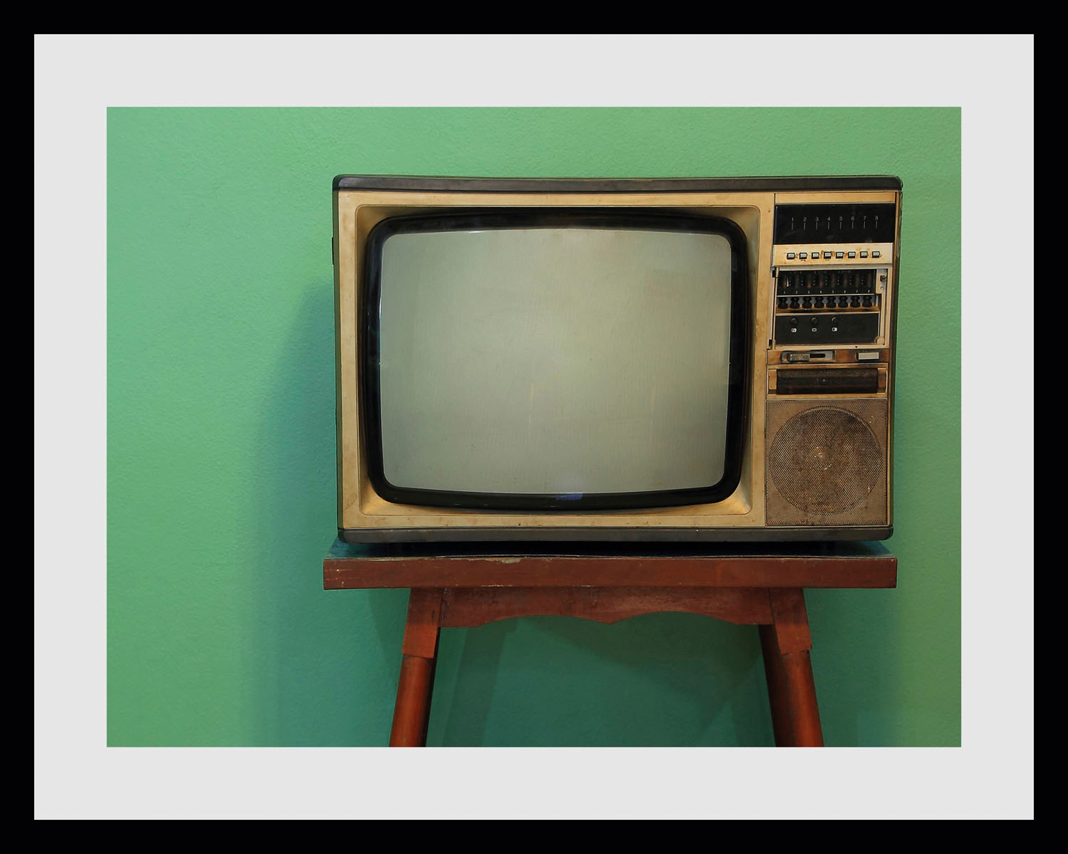 queence Bild »Röhrenfernseher«, Technik-historische Ereignisse, (1 St.), HD Premium Poster-Druck inkl. Holzrahmen
