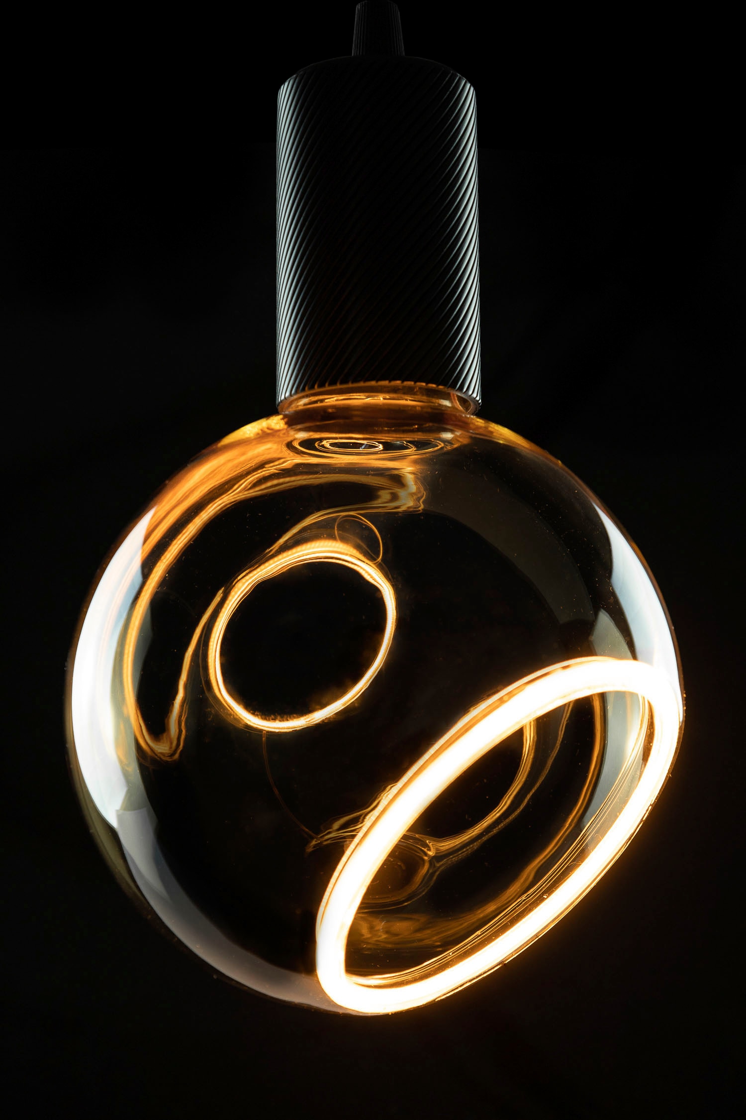 SEGULA LED-Leuchtmittel »LED Floating Globe 150 gold - 45°«, E27, 1 St., Extra-Warmweiß, LED Floating Globe 150 gold - 45°, E27, 4,5W, CRI 90, dimmbar