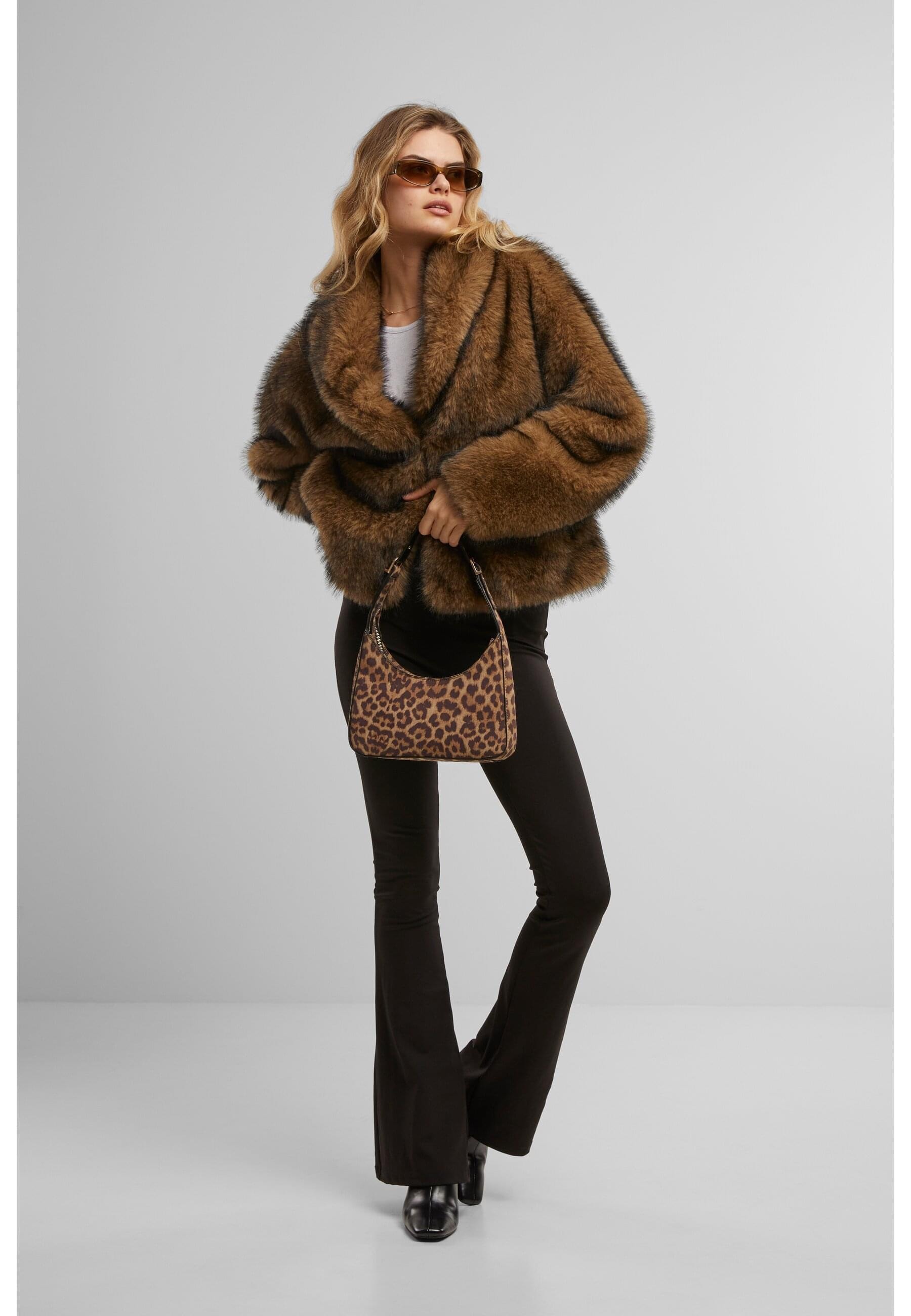 URBAN CLASSICS Winterjacke »Urban Classics Ladies Short Faux Fur Jacket« 1 Stk. tlg. ohne Kapuze