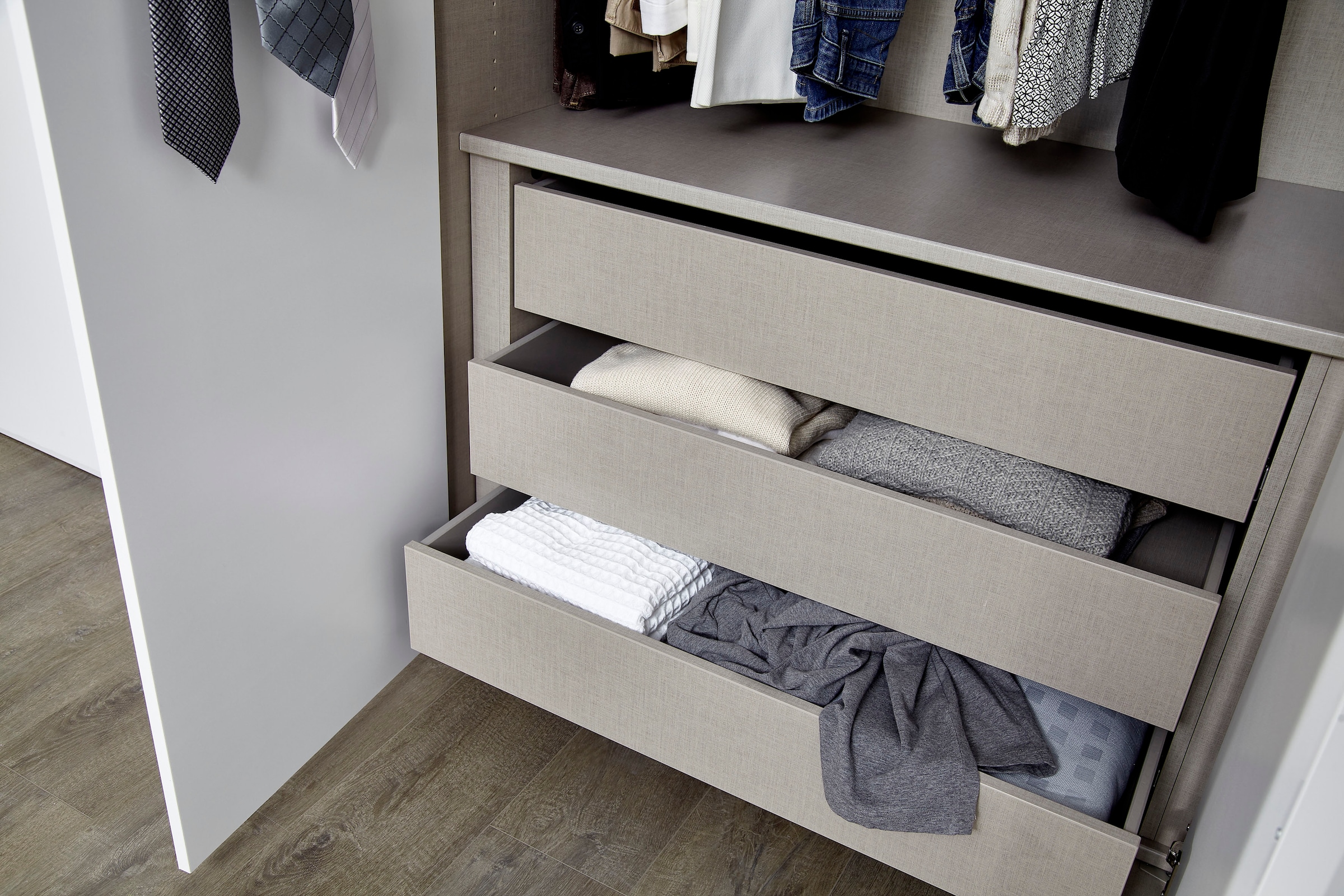 rauch Drehtürenschrank »Purisma« Kleiderschrank Schlafzimmerschrank Schrank, mit umfangreicher Innenausstattung