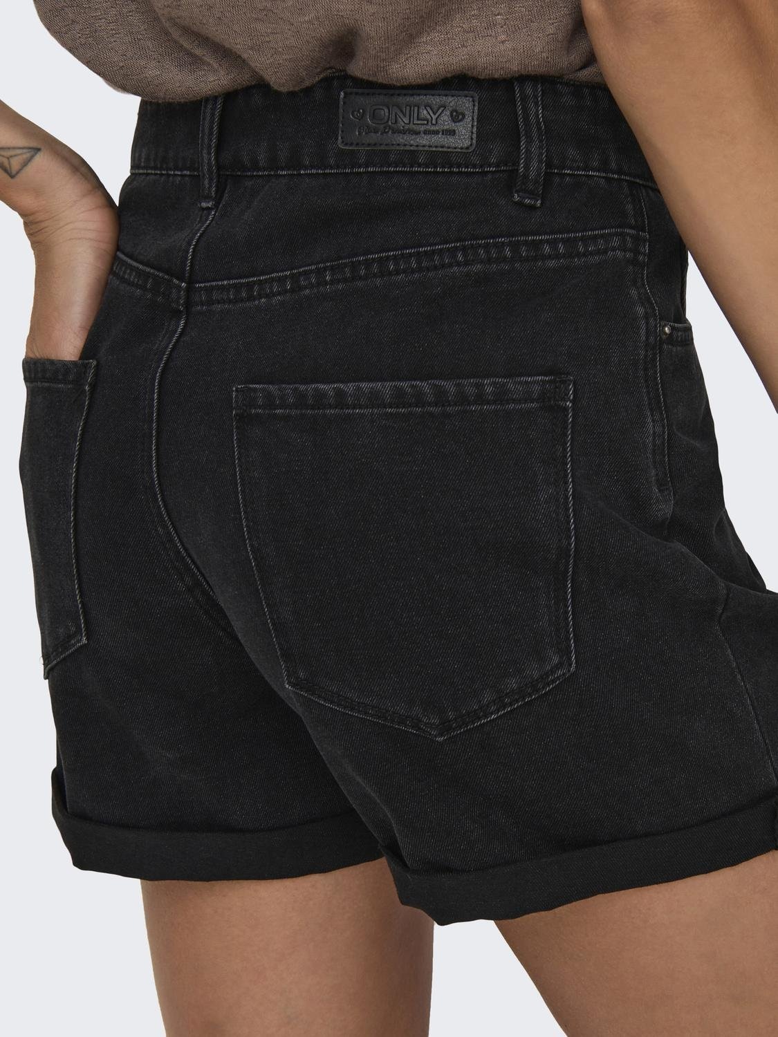 ONLY Jeansshorts "ONLVEGA HW MOM DNM SHORTS NOOS" günstig online kaufen