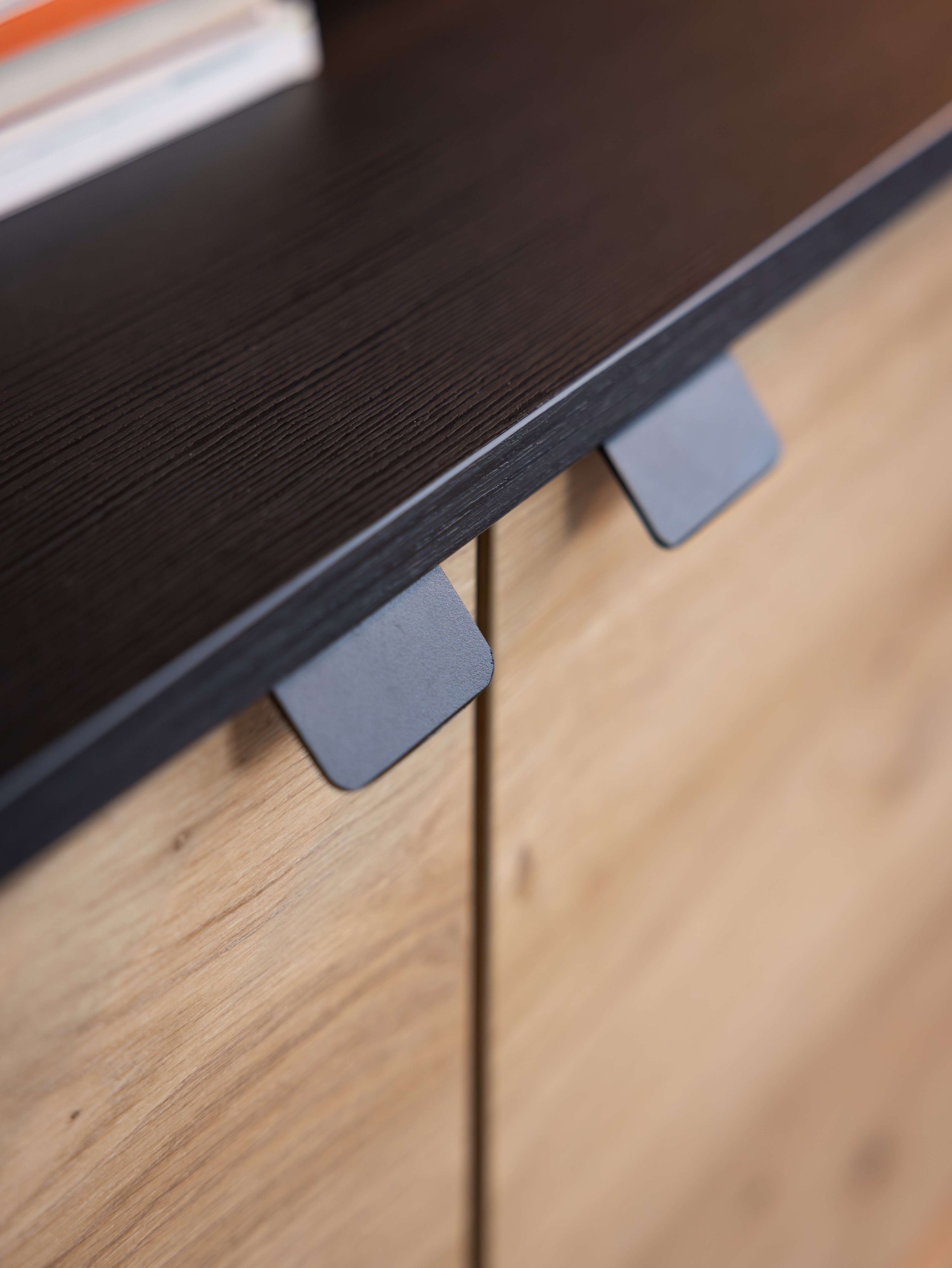 Home affaire Wohnwand »Margate inkl.TV-Board und Standregal«, 208 cm, mit dekorativen schwarzen Streifen, metallgriffe