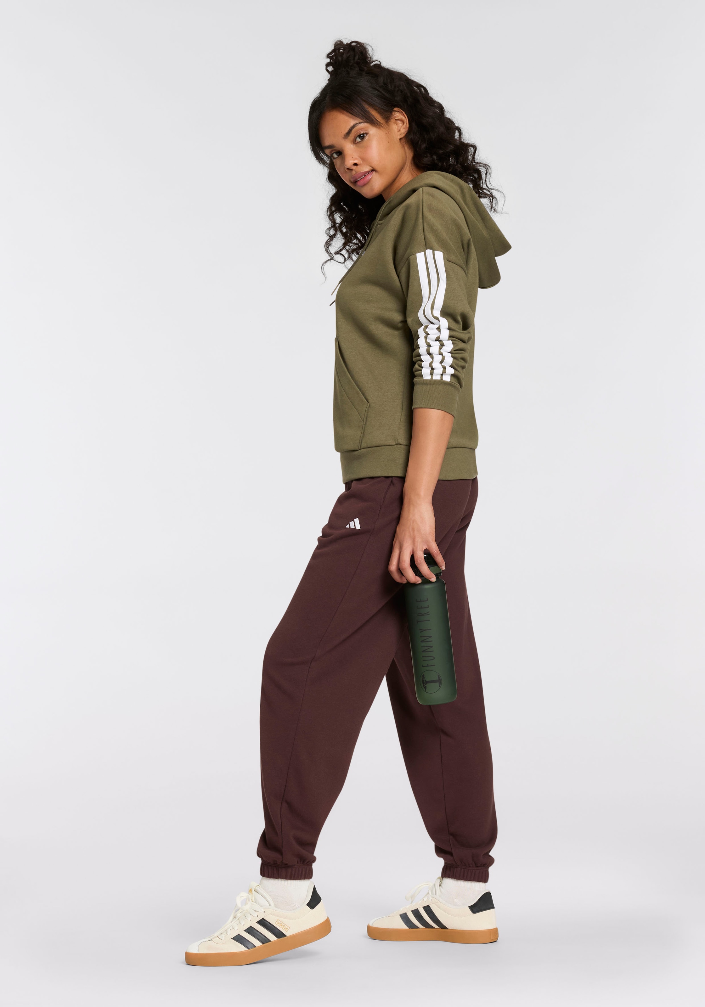 adidas Sportswear Sporthose »W SL FT CF PT«, (1 tlg.), Locker geschnitten, hoher Bund, aus weichem French Terry Material