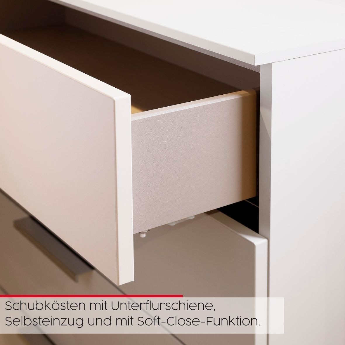 rauch Kommode »Flipp«, 2-türig, 5 Schubladen, Soft-Close, Oberboden und Front Glas, 2 Breiten