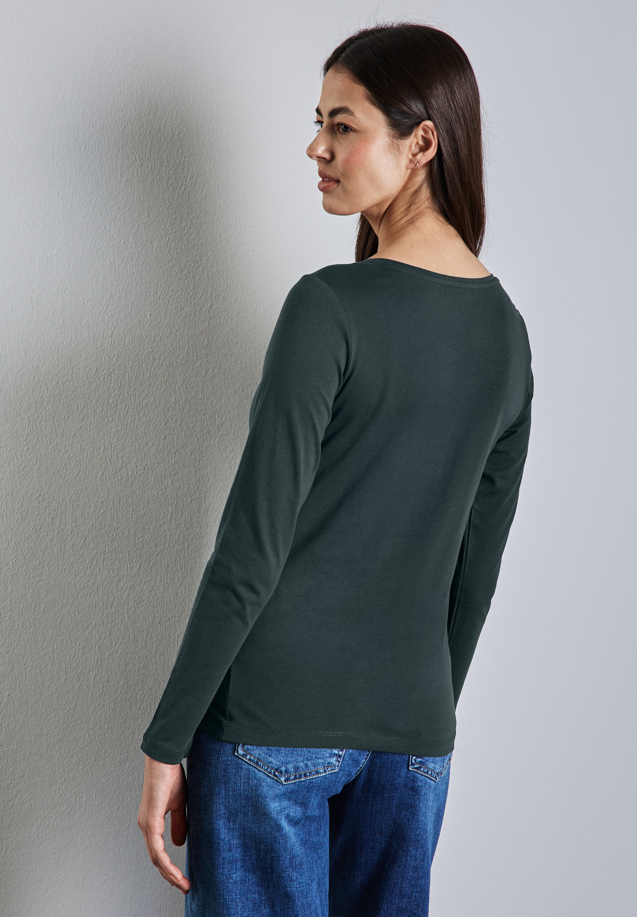 STREET ONE Langarmshirt, mit abgerundetem V-Ausschnitt