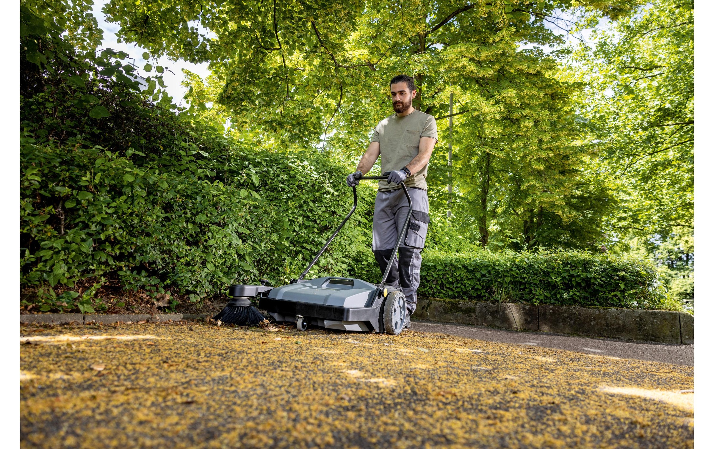 Kärcher Professional Handkehrmaschine »KM 70/15 C«