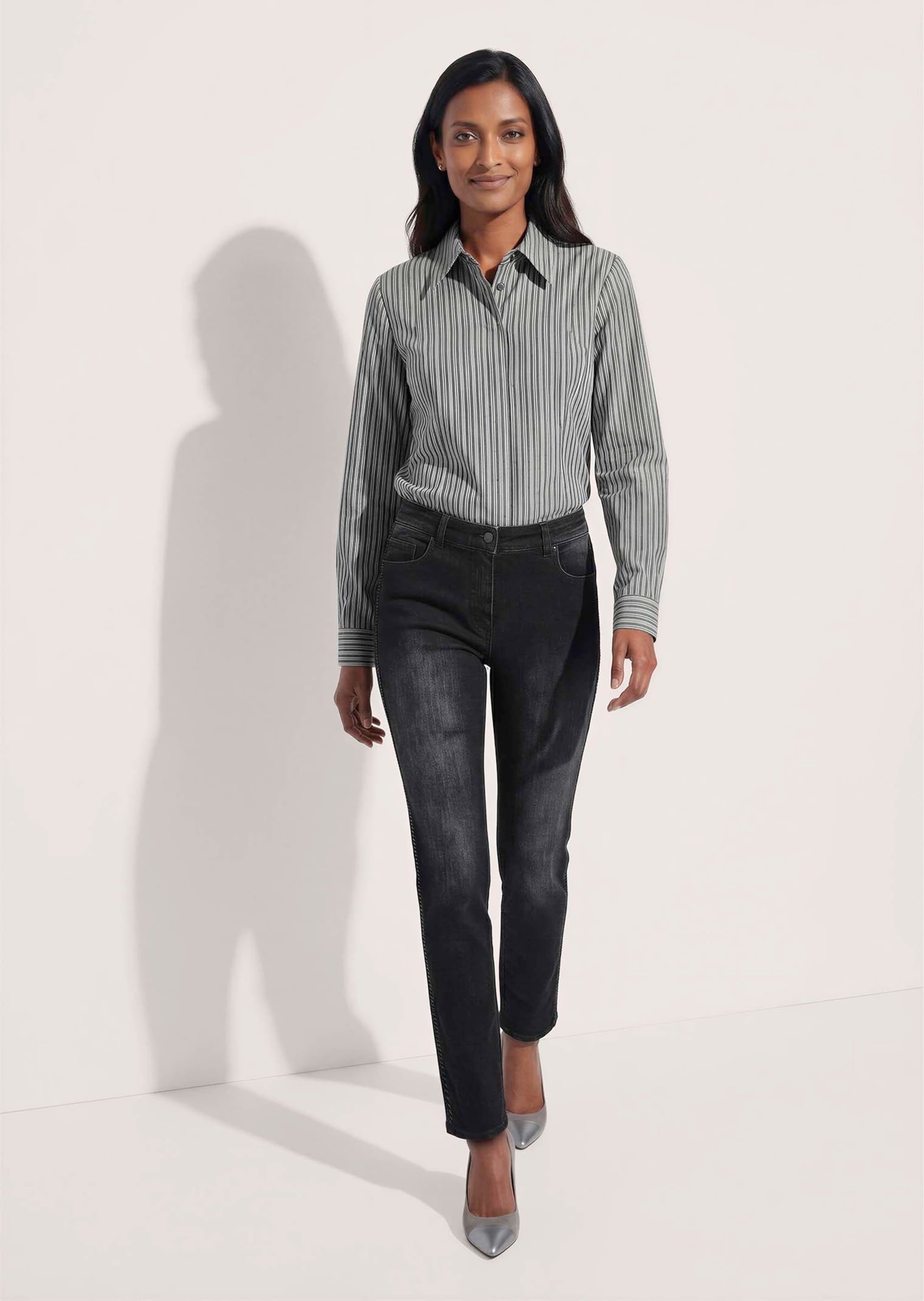 MADELEINE Regular-fit-Jeans »Hose Slim-Jeans mit Strassdekor«