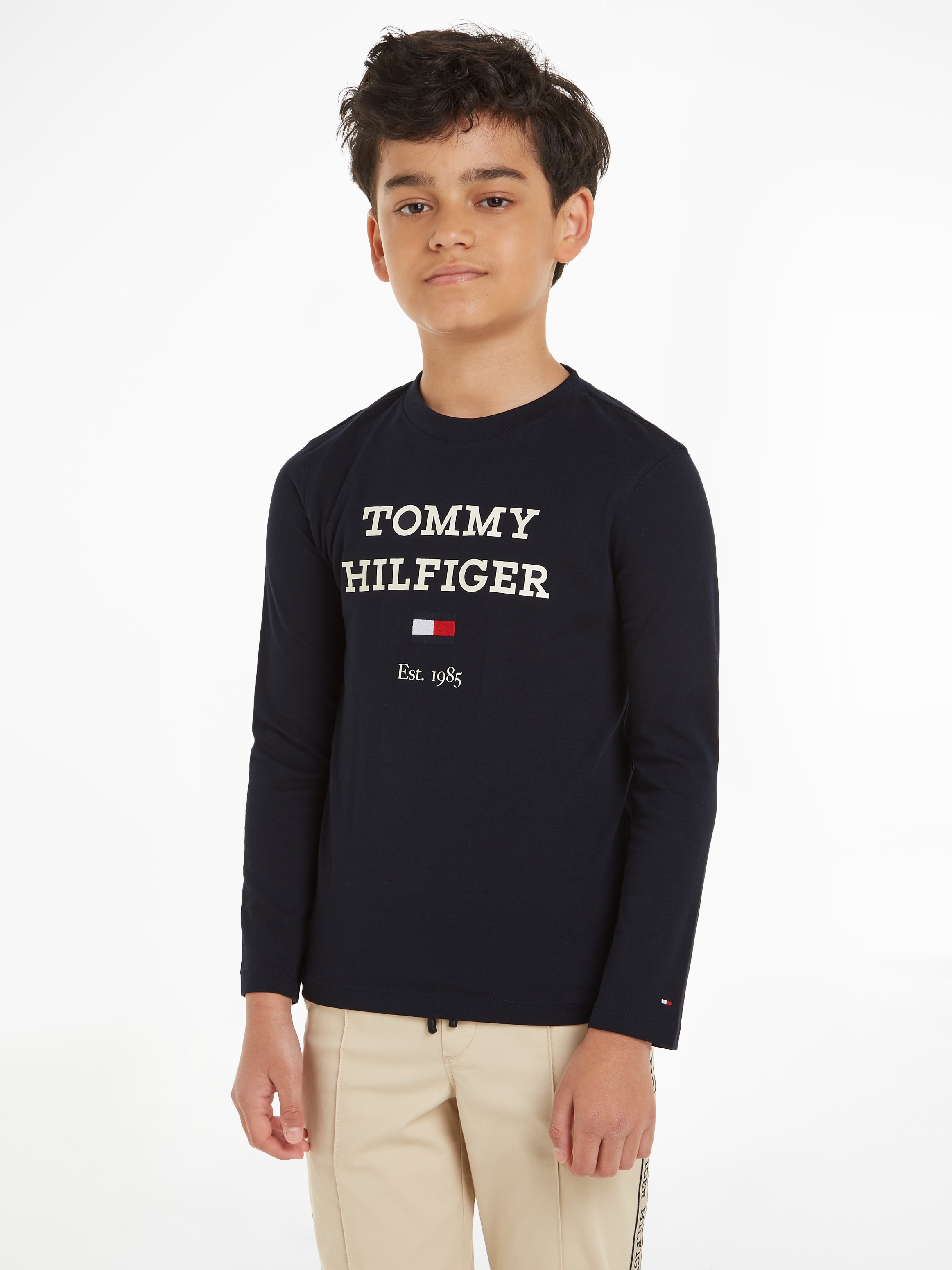 Tommy Hilfiger Langarmshirt »TH LOGO L/S«, Logo Brust für mit der TEE | großem ▷ BAUR auf