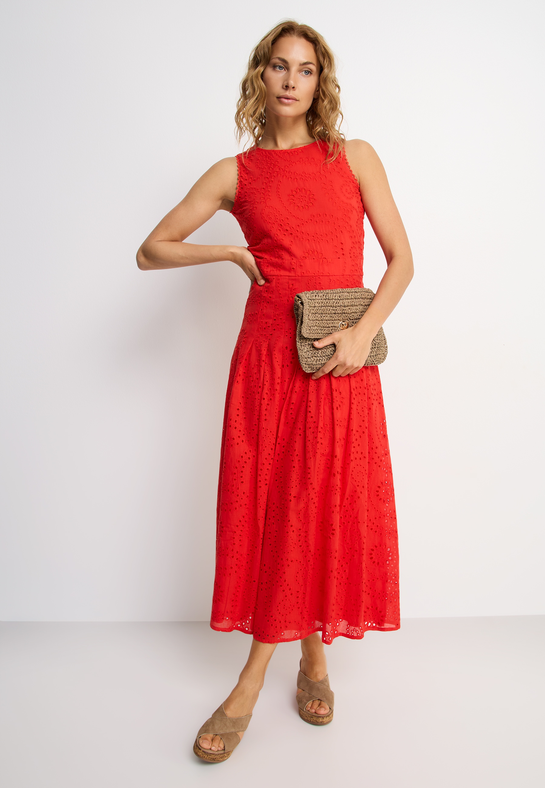 Buffalo "in Maxilänge mit modischer Lochstickerei" Ohne Taschen elegantes Sommerkleid, Maxikleid mit Stickerei, A-Linie, festlich