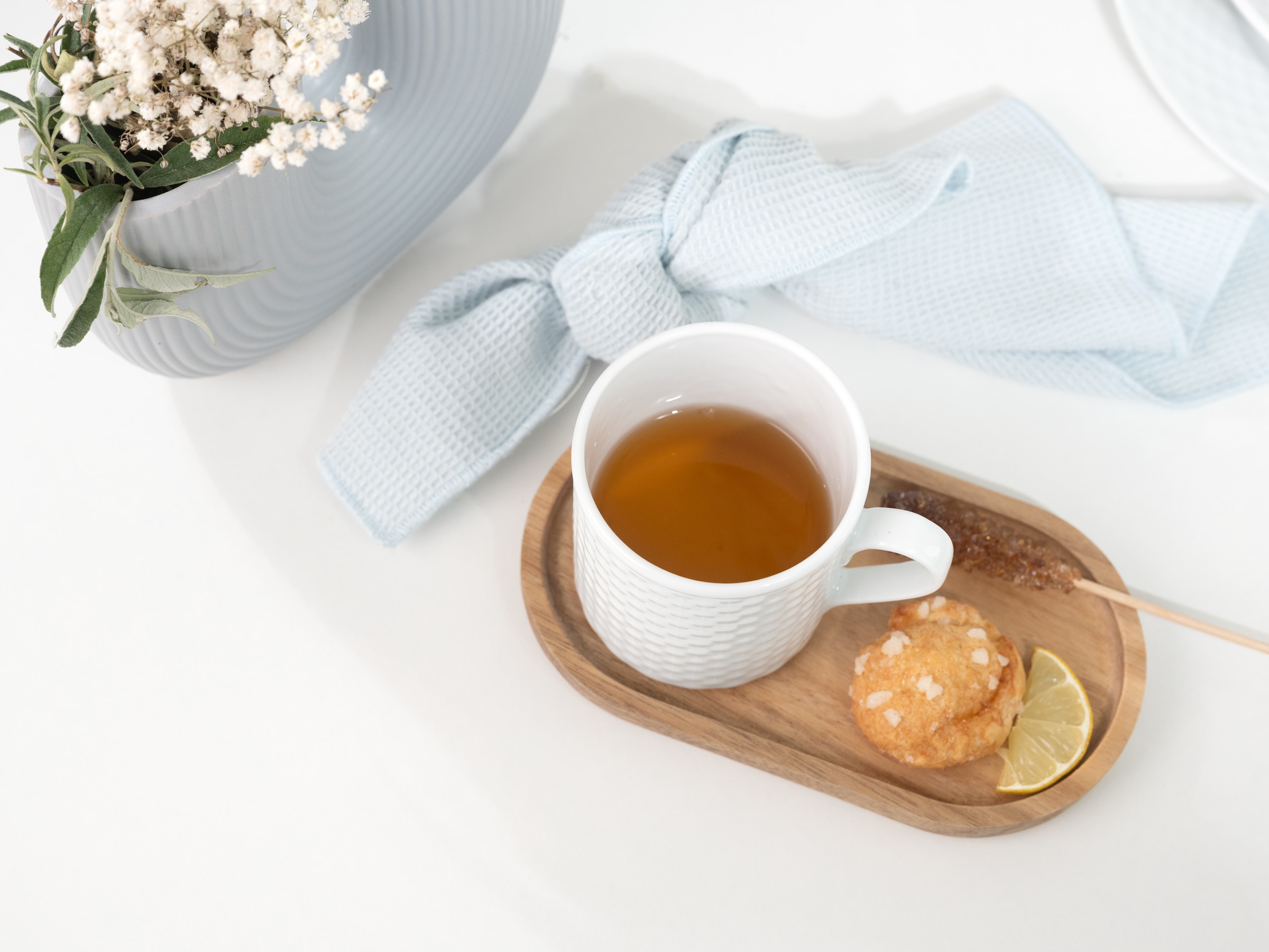 CreaTable Becher »Polo Weiss, Kaffeebecher 6-tlg« Strahlendes Weiß, Klassischer Manufakturstil, Ausdrucksstarkes Relief