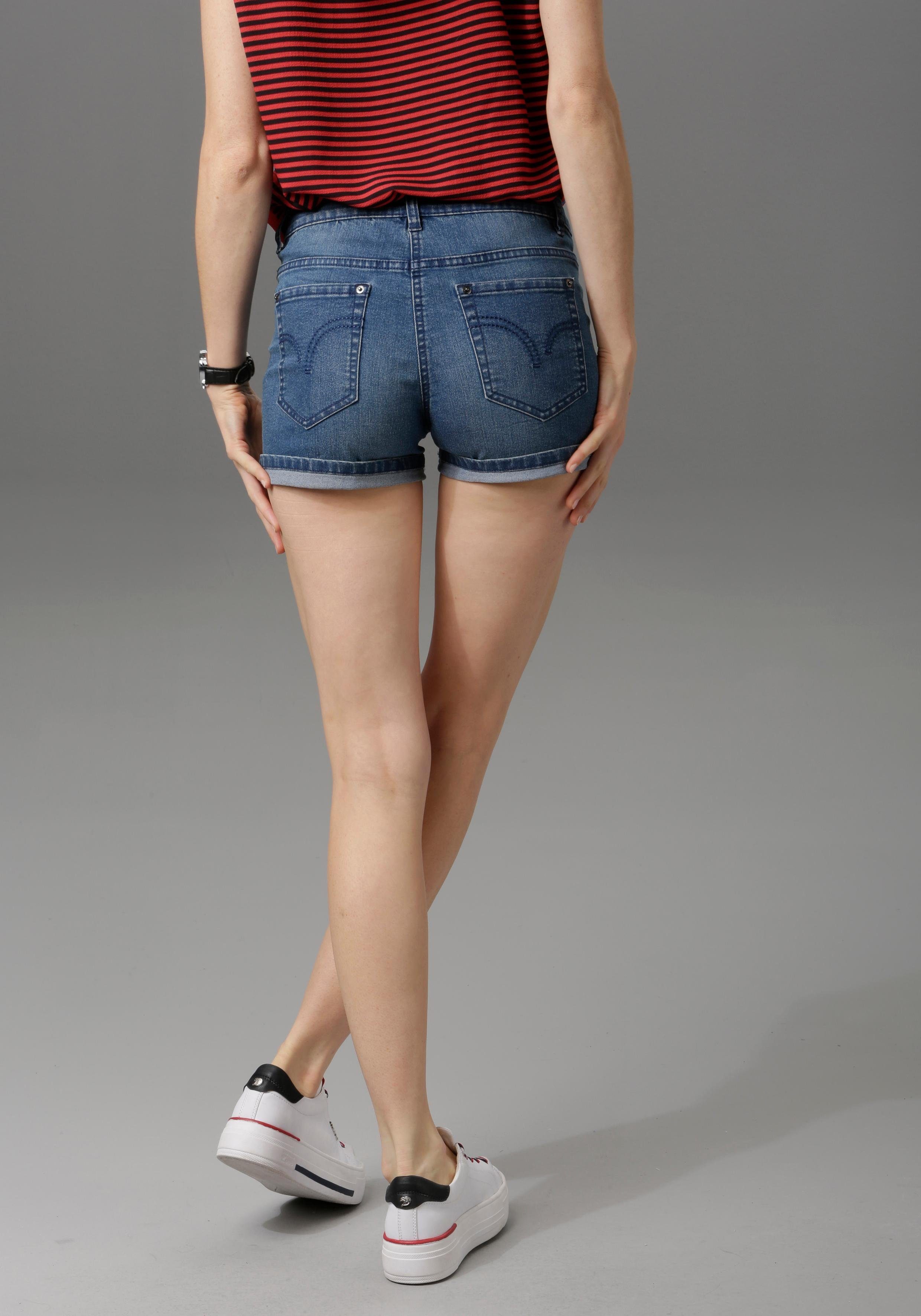 Thumbnail - Aniston CASUAL Jeansshorts, mit leichten Abriebeffekte
