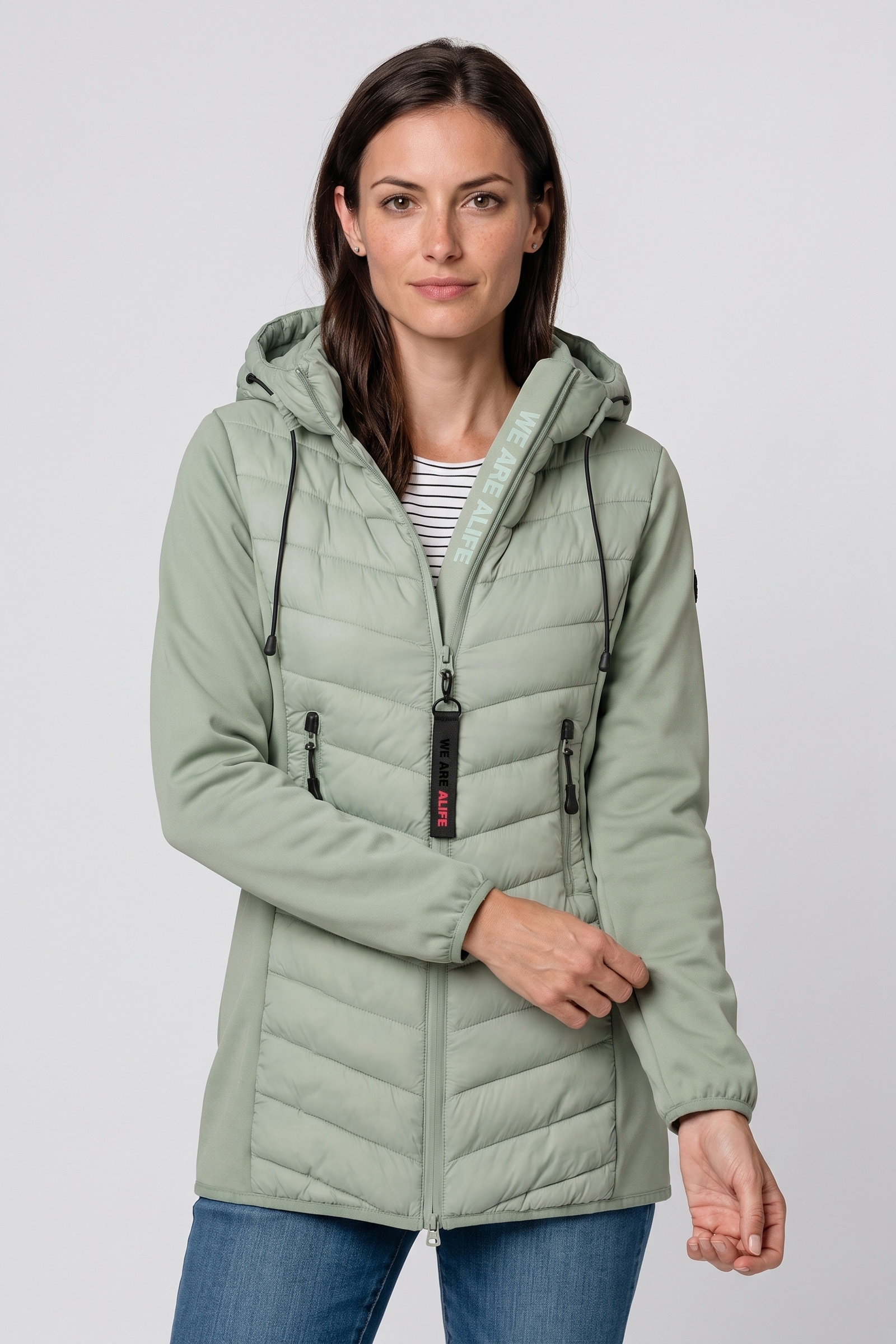 Alife & Kickin Sommerjacke »Damen YlvaAK A Übergangsjacke, Jacke« Chevron-Steppung, Kapuze mit Kordelzug, Zwei-Wege-Reißverschluss