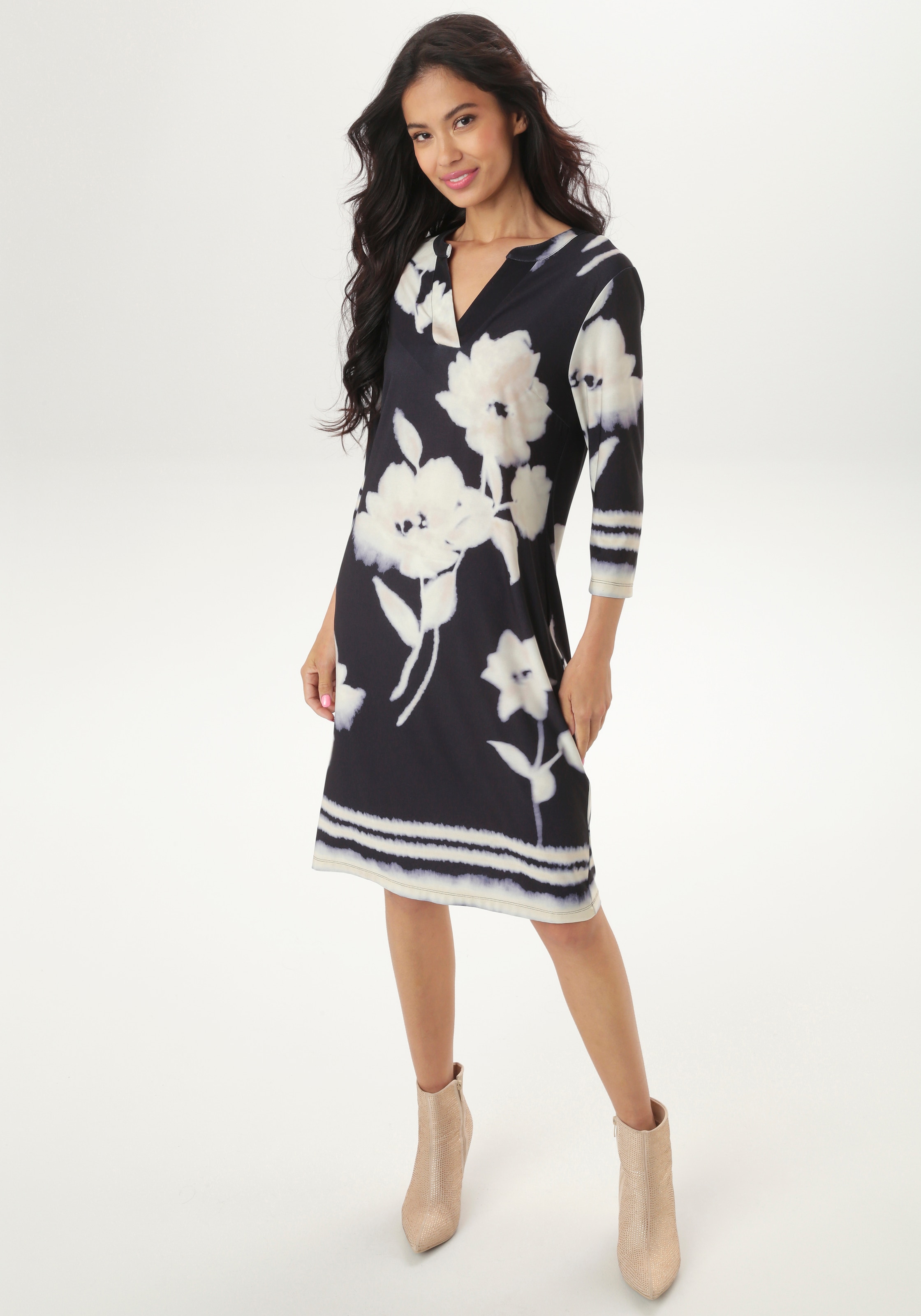 Aniston SELECTED Jerseykleid, mit großflächigen Batik-Blumen und Blüten bedruckt - NEUE KOLLEKTION
